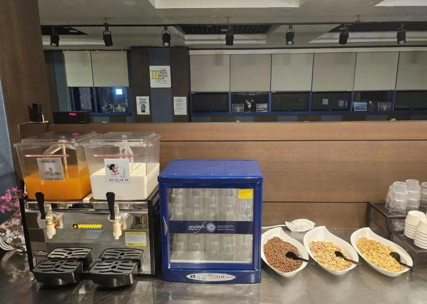 Restaurant/places to eat in With Stay Jeju Hotel