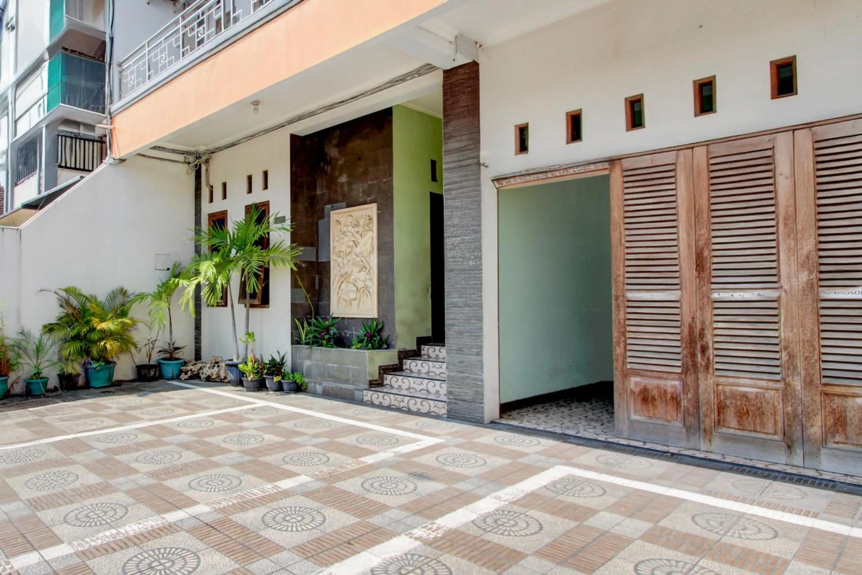 Facade/entrance in Hotel O Yogyakarta near Taman Sari formerly Widitya Inn