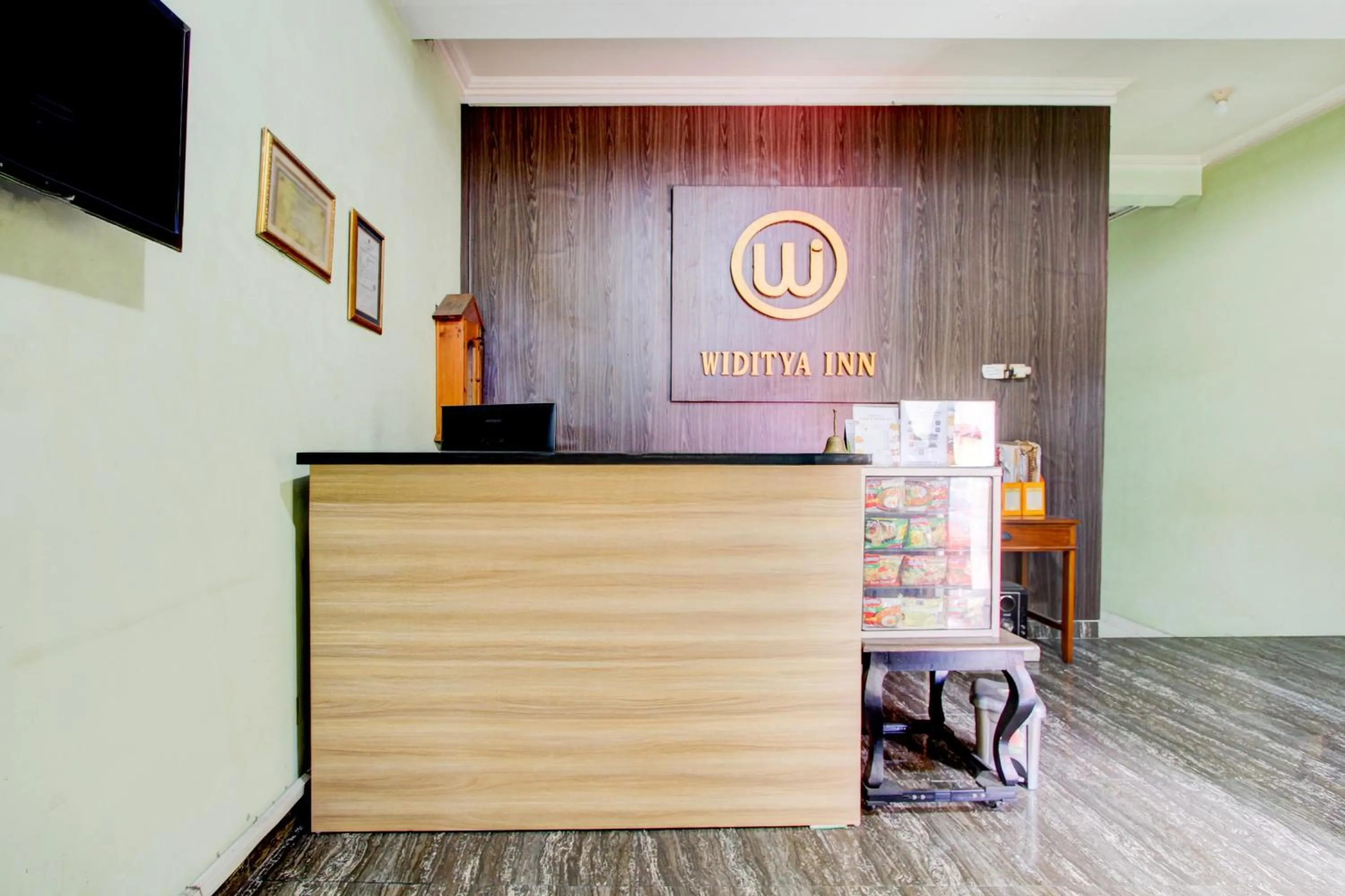 Lobby or reception in Hotel O Yogyakarta near Taman Sari formerly Widitya Inn