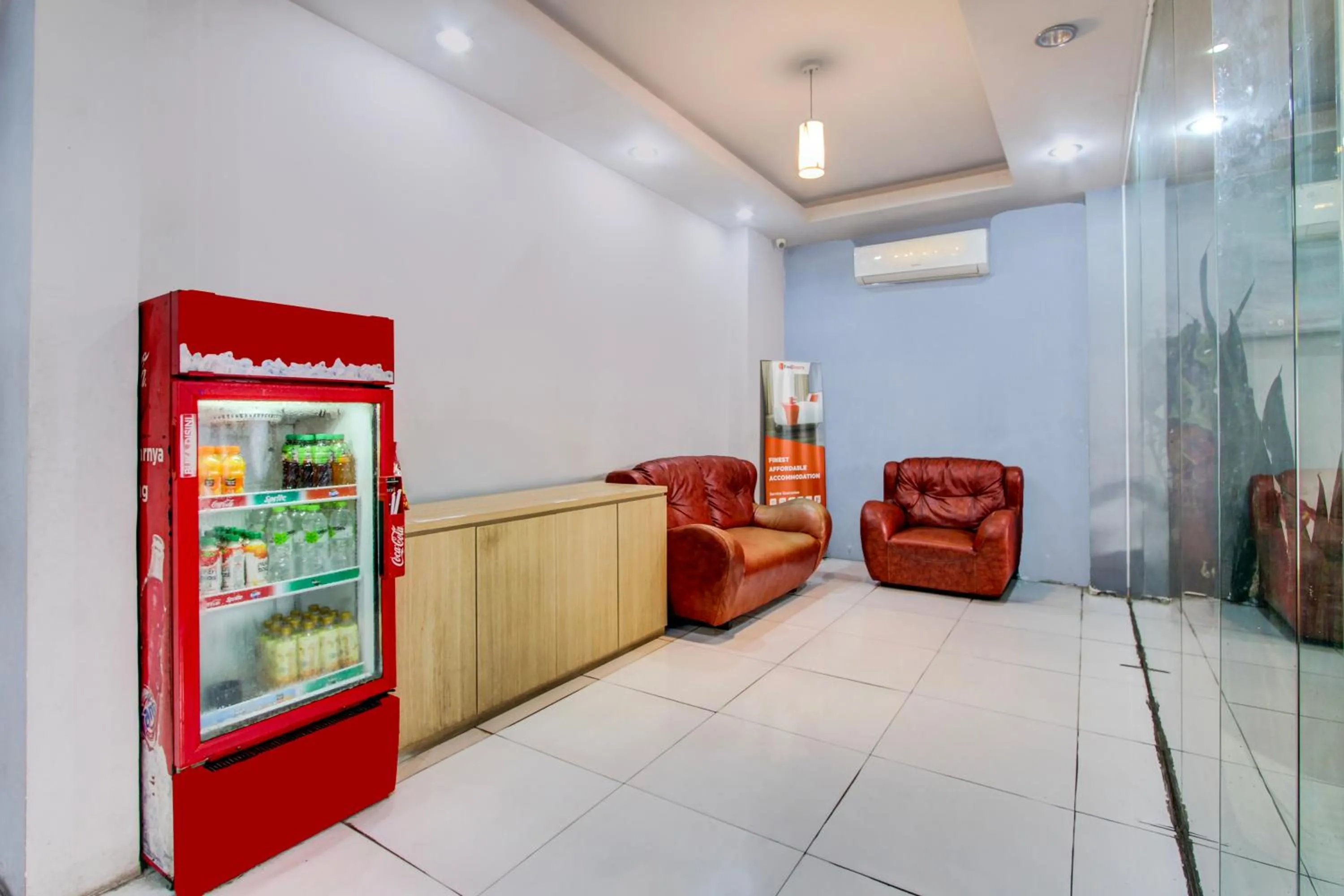 Lobby or reception in Hotel O Tegal near near Pacific Mall Tegal formerly Hugo Suites Family