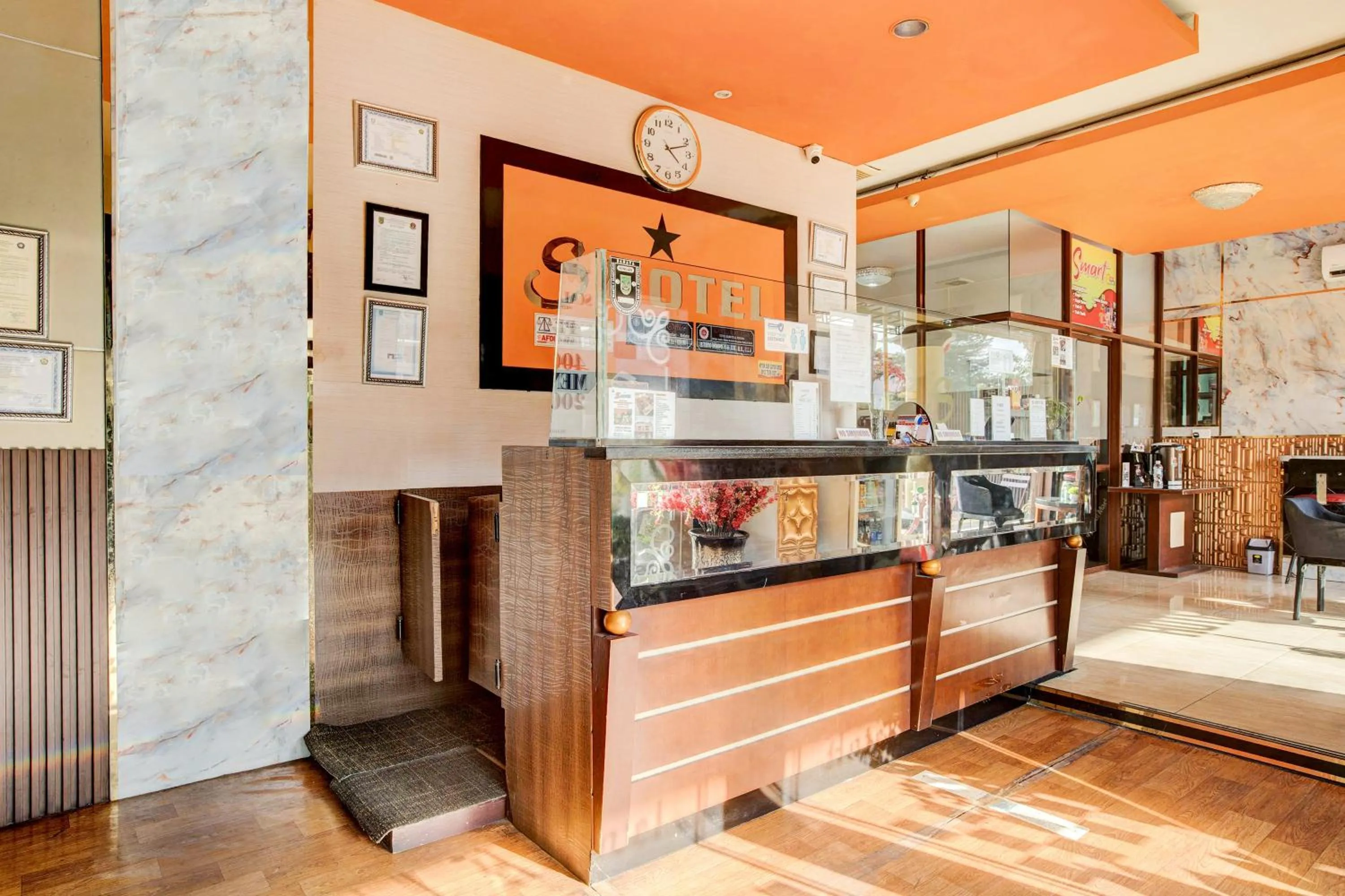 Lobby or reception in Collection O Batam near DC Mall formerly S Hotel