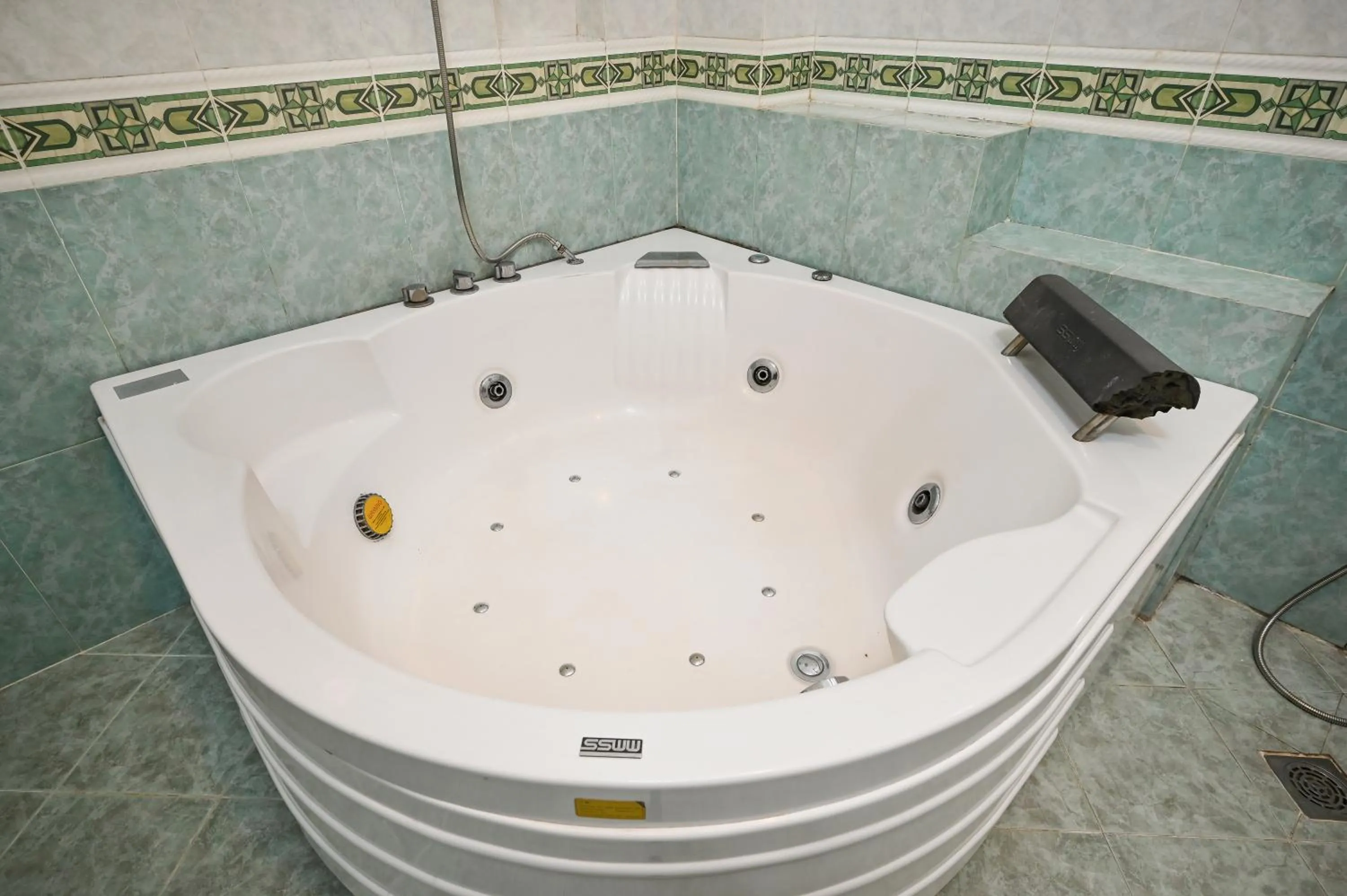 Hot Tub in Amory Villa Thao Dien