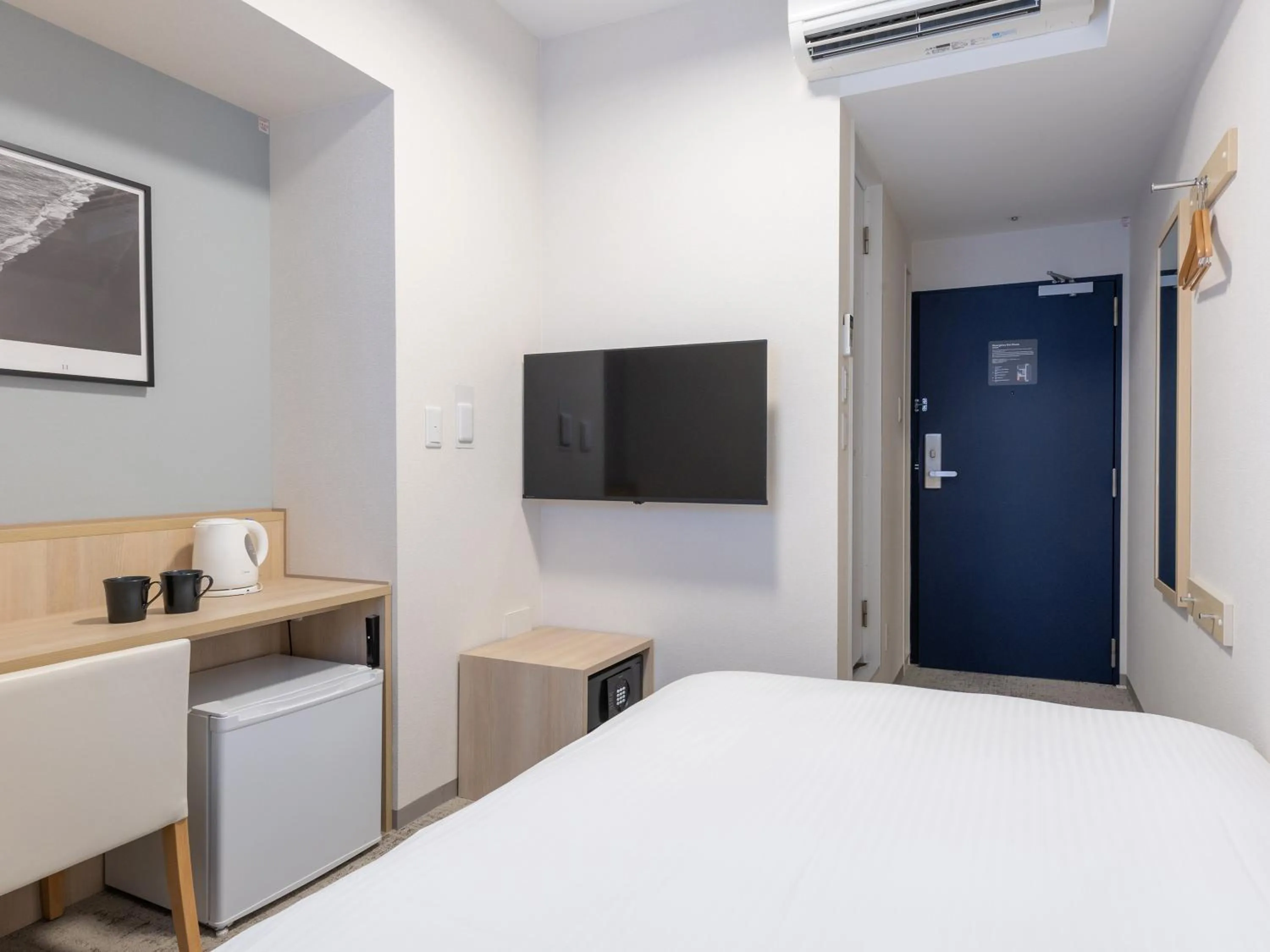 Photo of the whole room, Bed in Brackets Hotel Osaka Hommachi