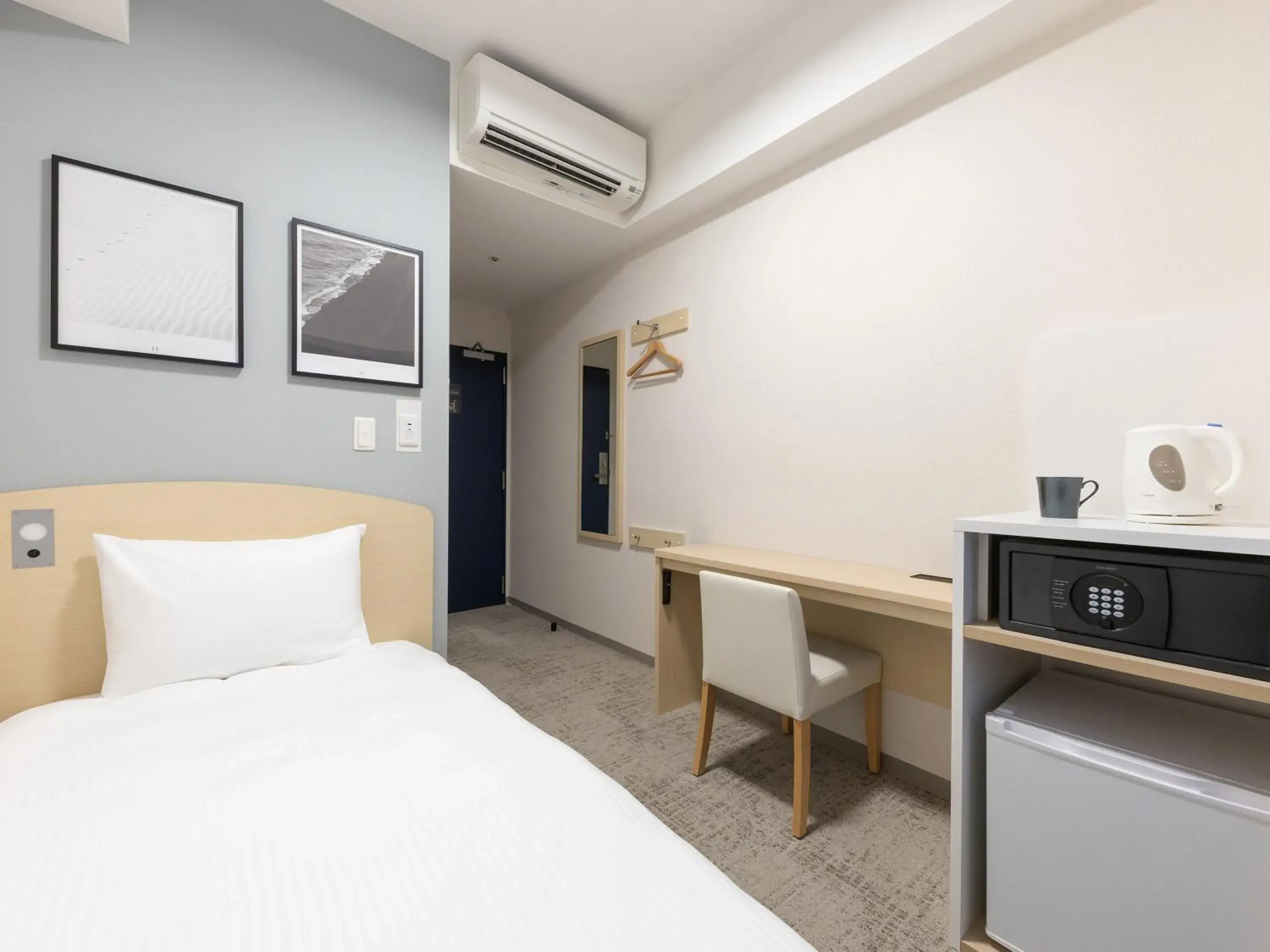 Standard Single Smoking - single occupancy in Brackets Hotel Osaka Hommachi Standard Single Smoking - single occupancy in Brackets Hotel Osaka Hommachi