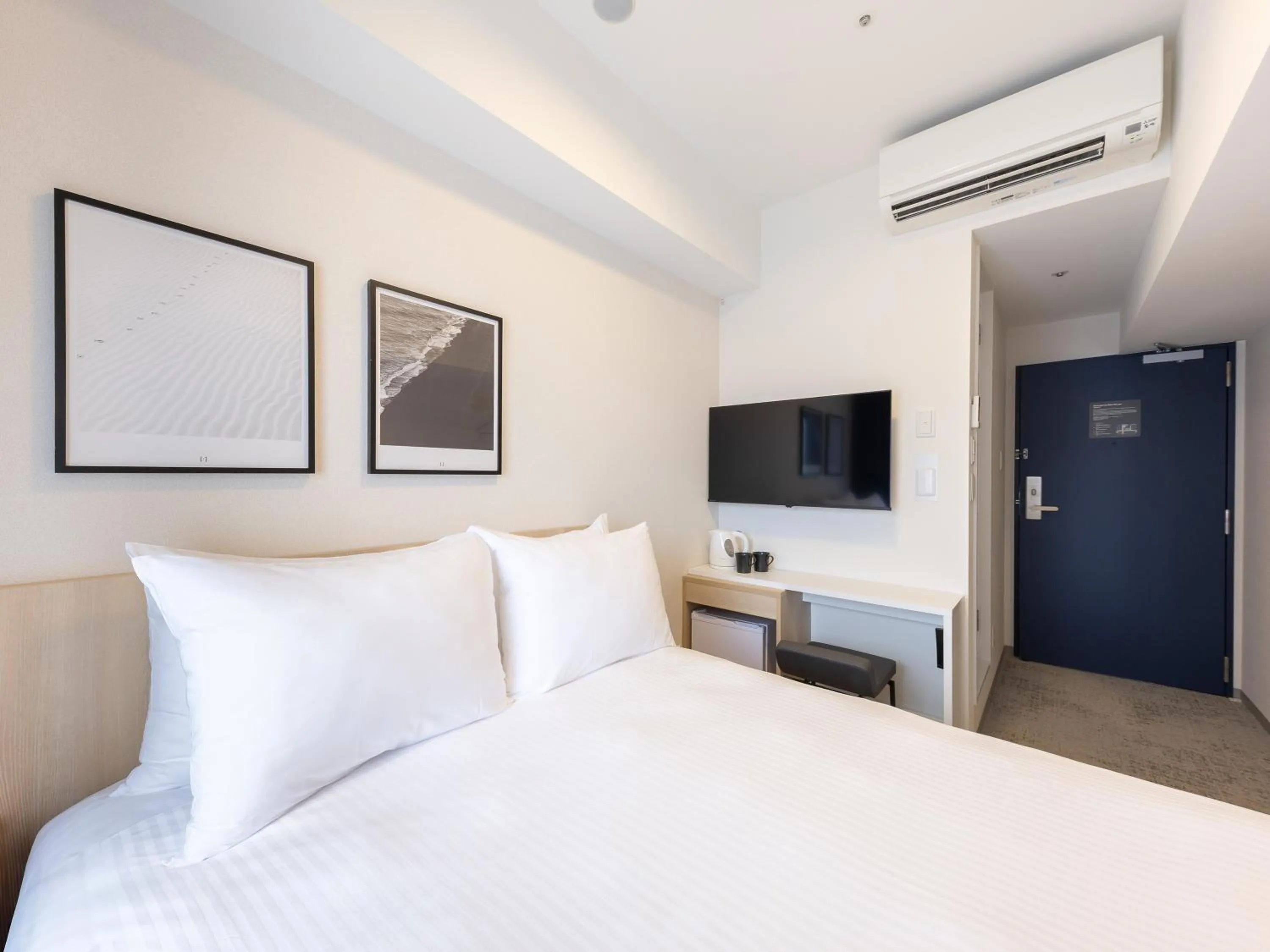 Photo of the whole room, Bed in Brackets Hotel Osaka Hommachi