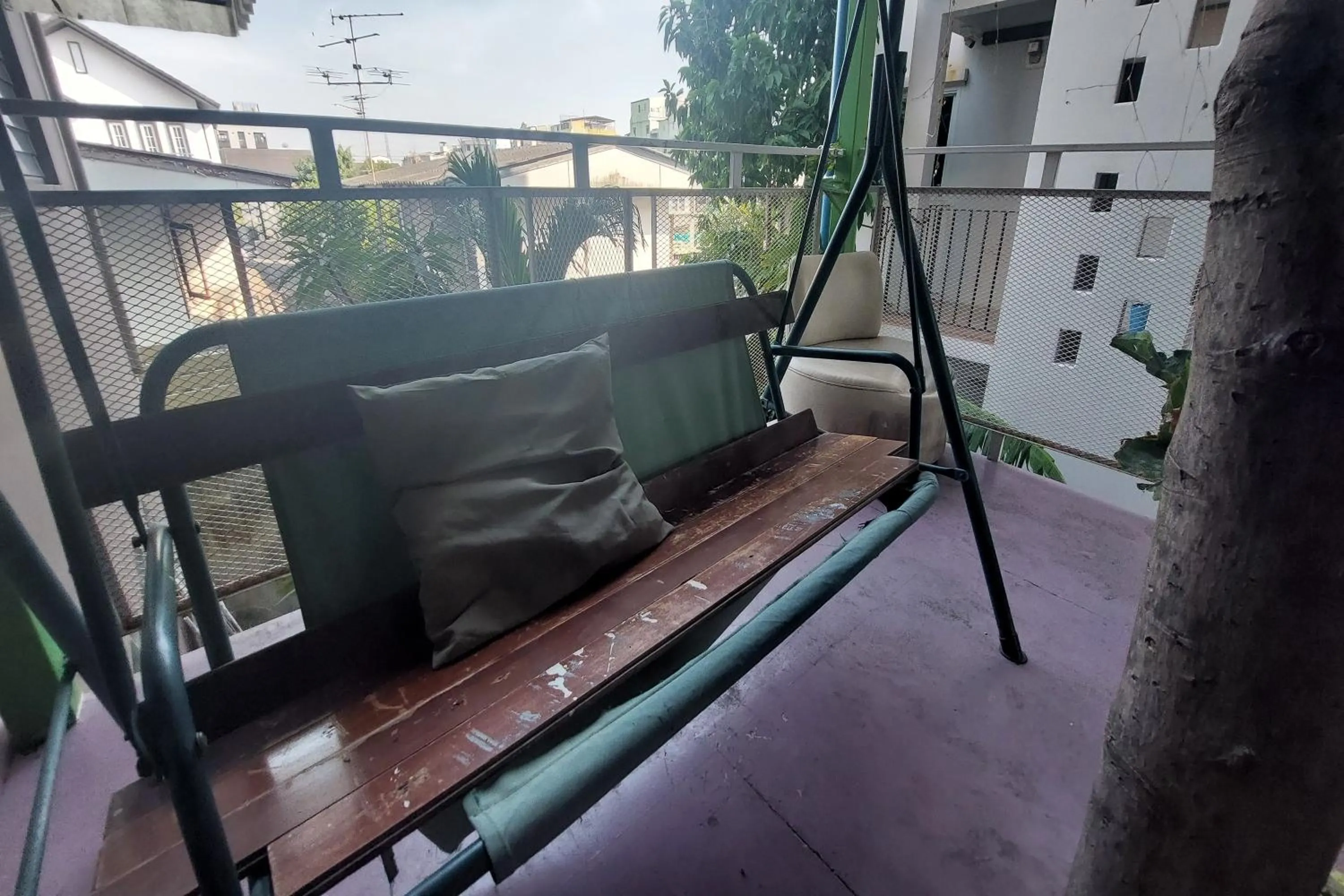 Seating area in Sukhum Mega Bangna Guest House