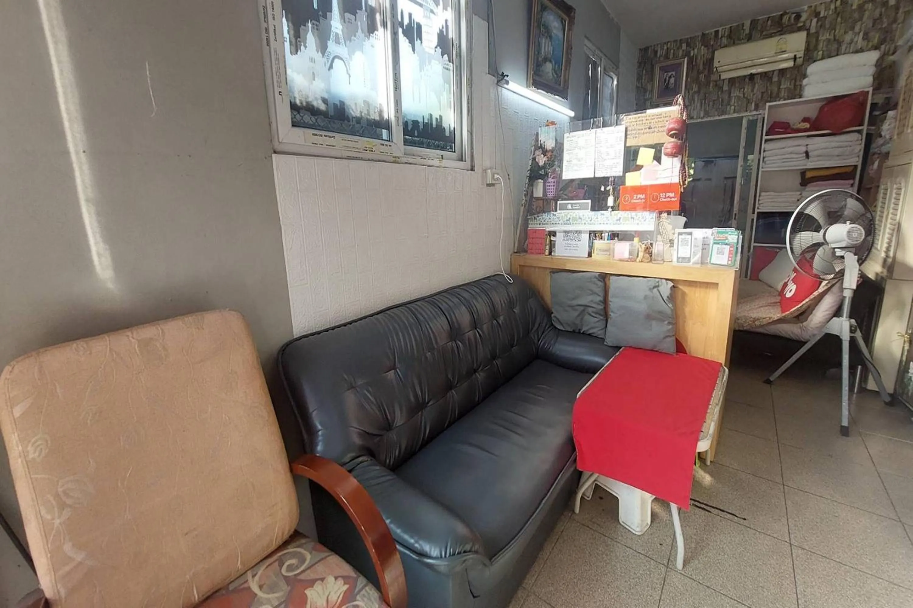 Lobby or reception in Sukhum Mega Bangna Guest House