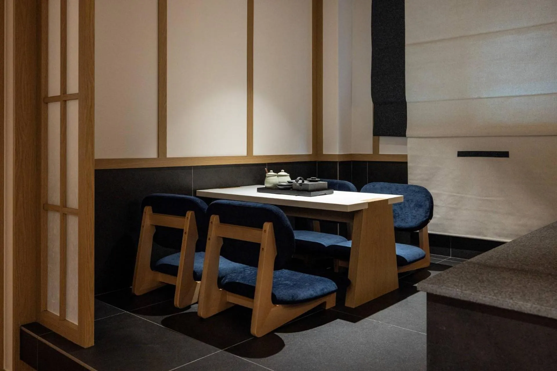 Dining area in Anook Ryokan Hotel Ansan station