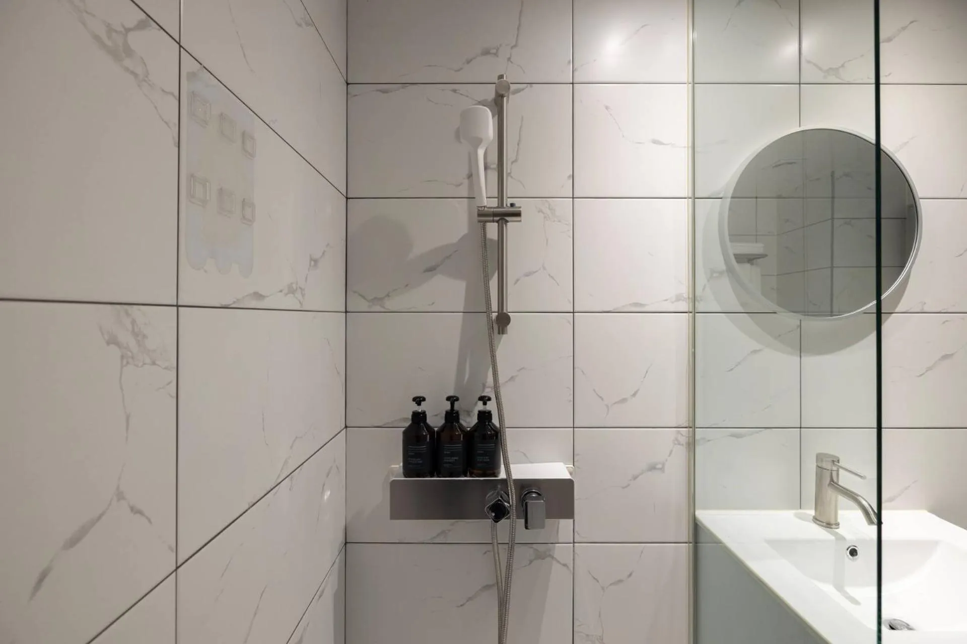 Shower in Anook Ryokan Hotel Ansan station