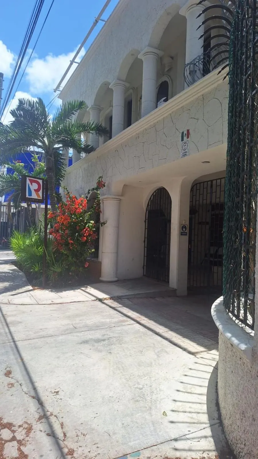 Property building in Capital O Hotel Rolovi Cancún