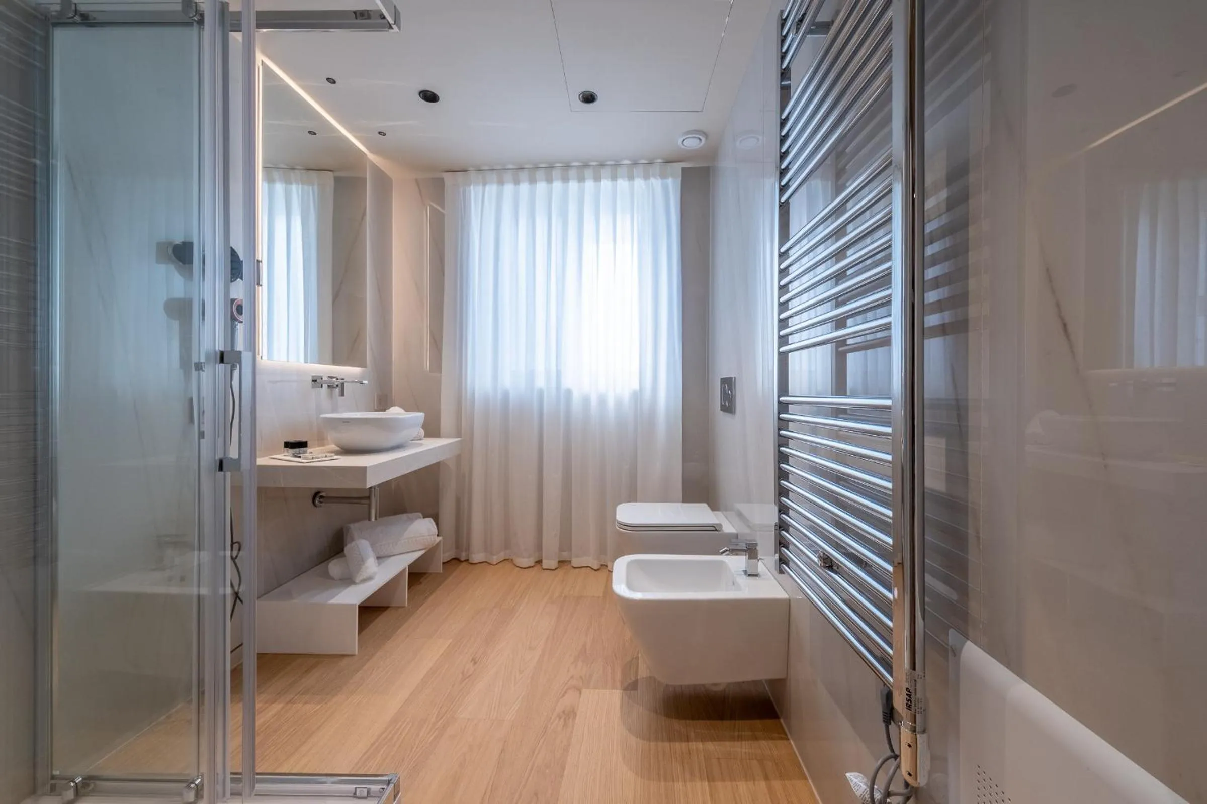 Shower in Oriana Homèl Milano