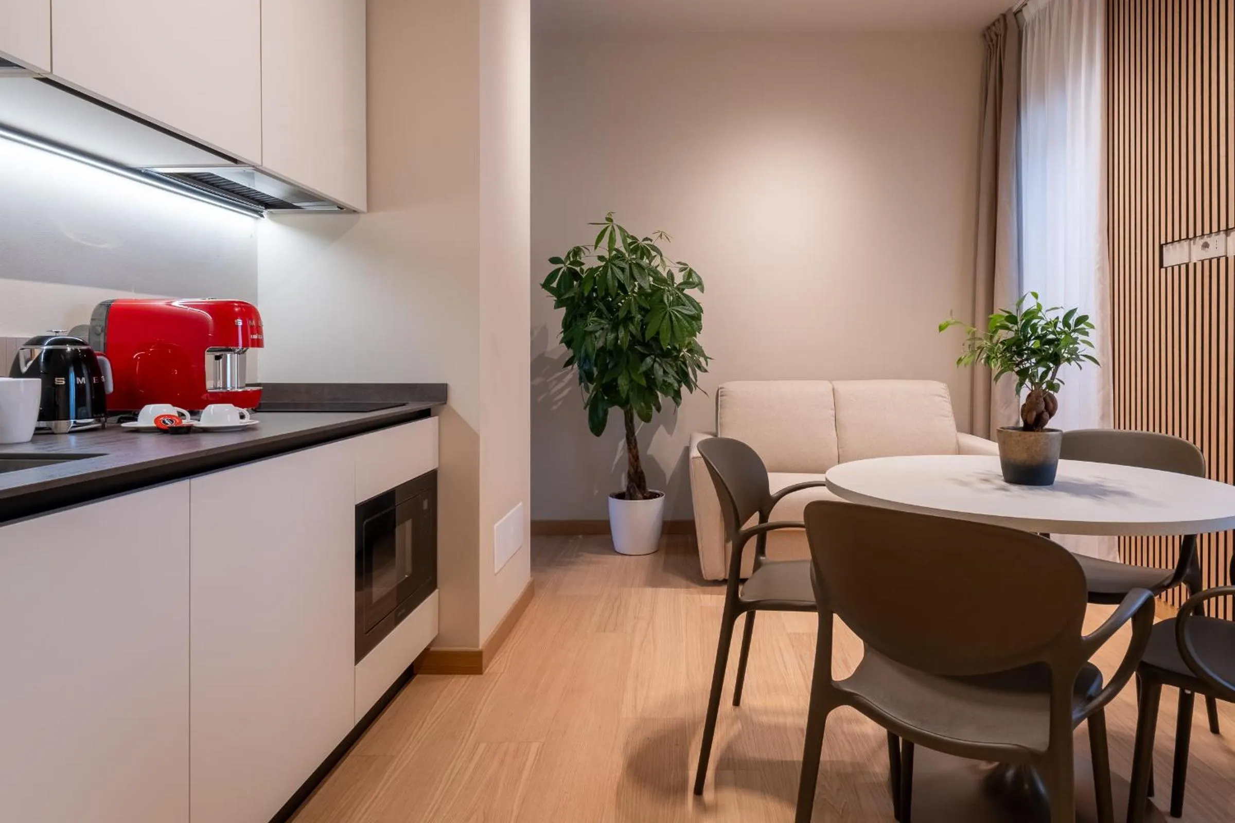 Coffee/tea facilities in Oriana Homèl Milano