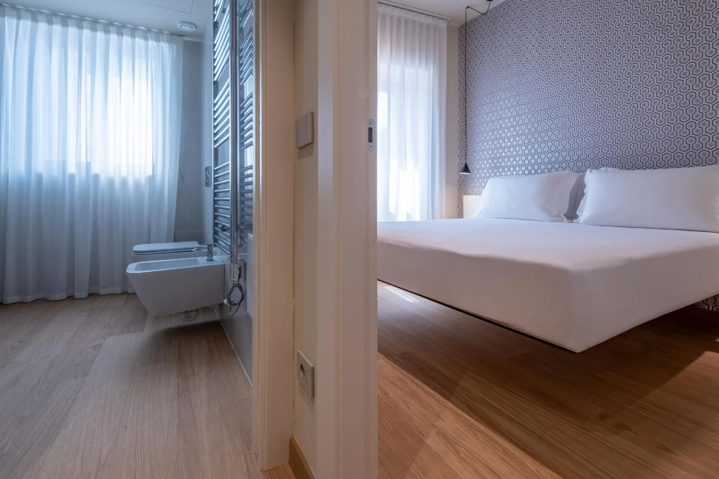 Photo of the whole room, Bed in Oriana Homèl Milano
