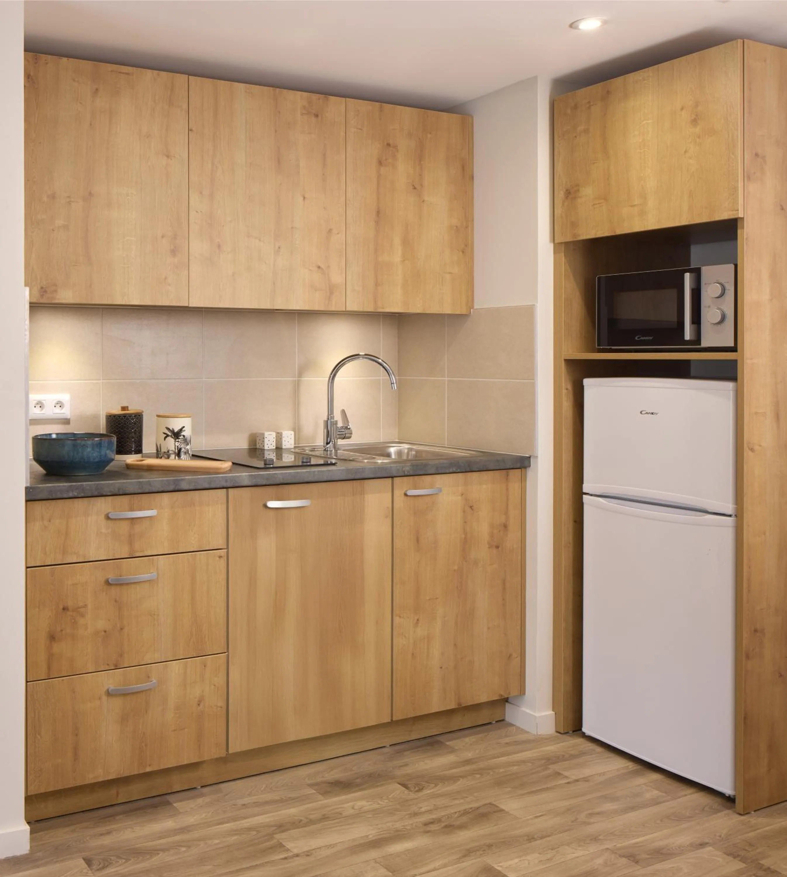 Kitchen or kitchenette in Quality Aparthotel Cholet