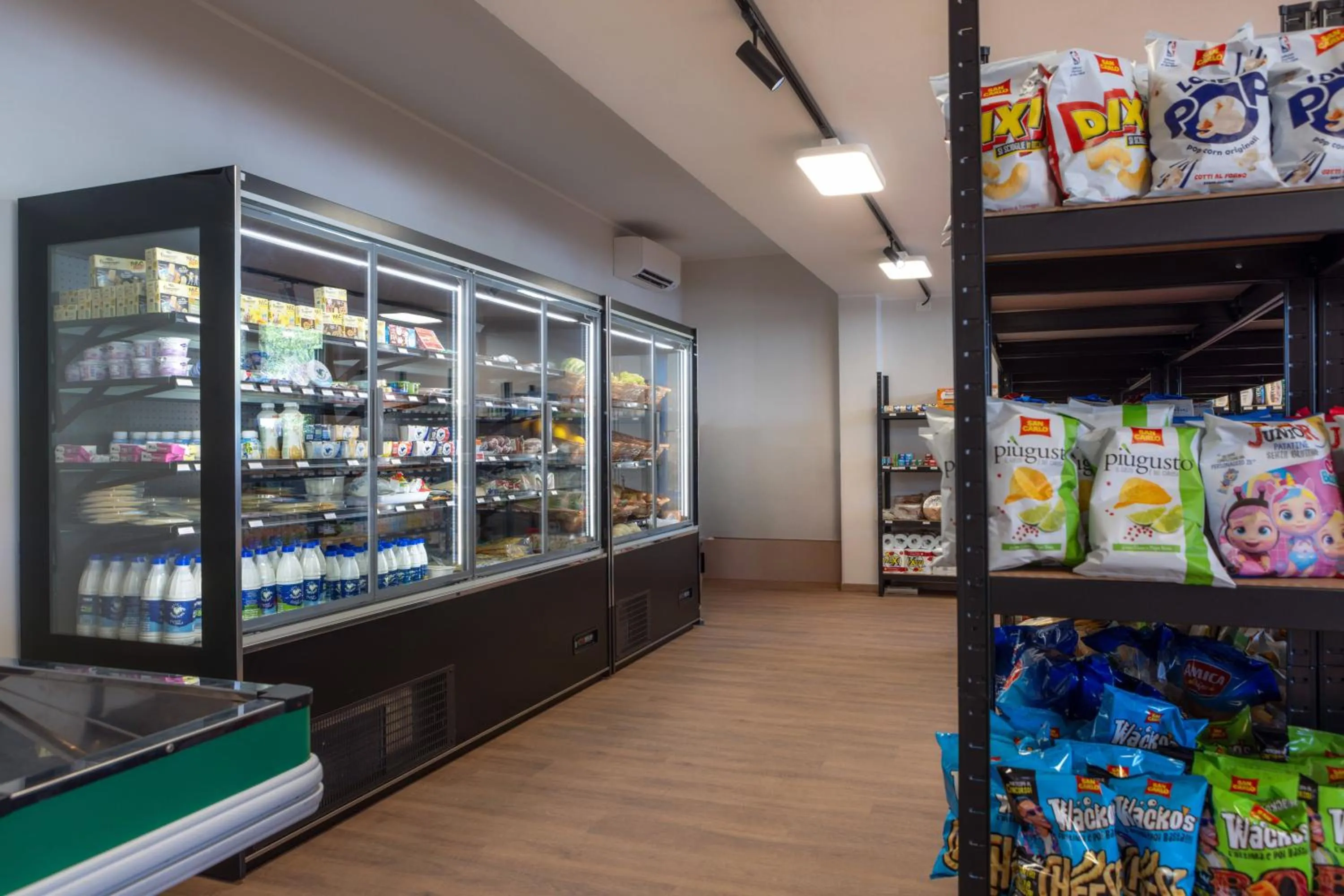 Supermarket/grocery shop in Residence Solemaremma