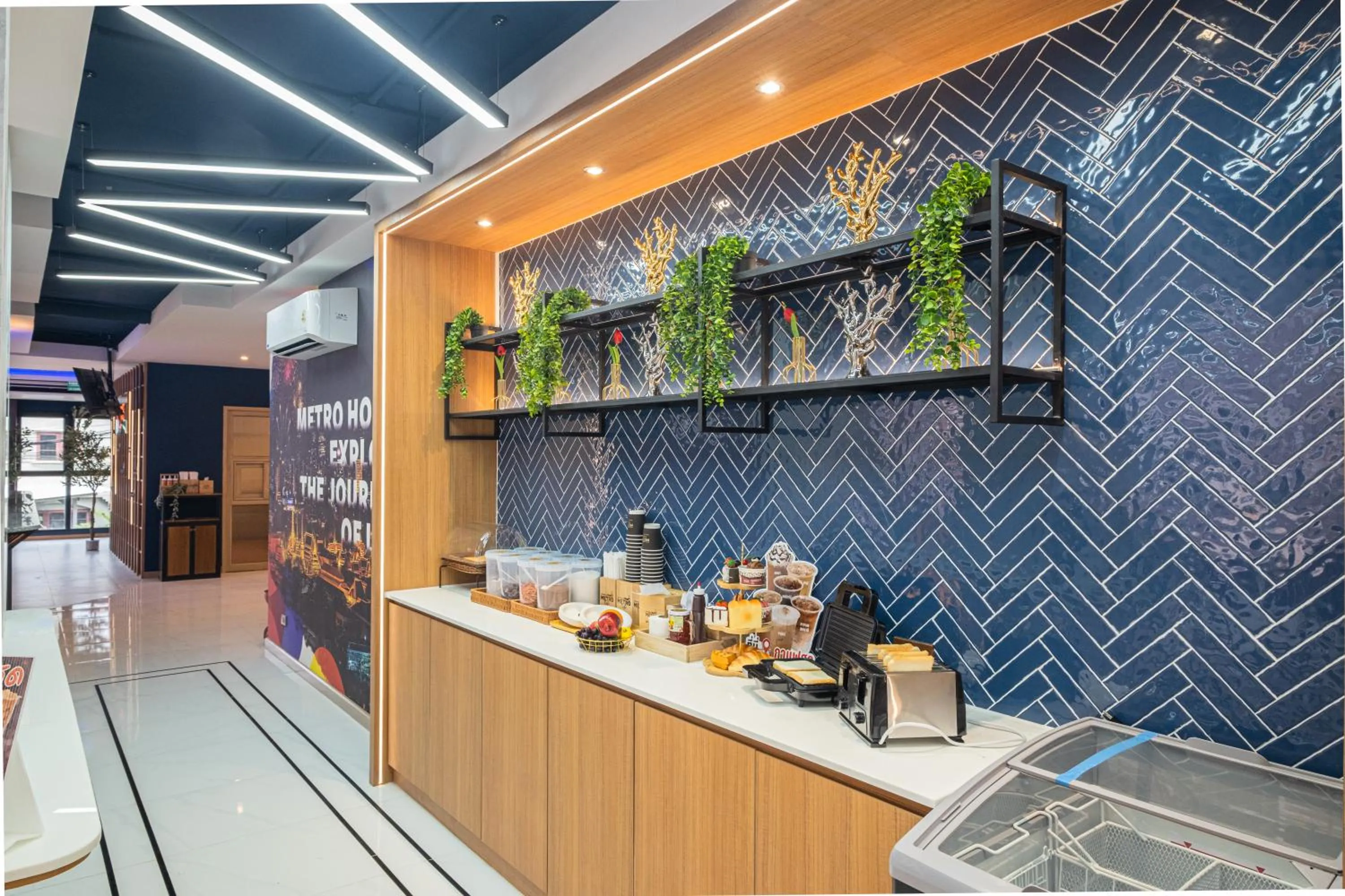 minibar in Metro Hotel Phahonyothin 35