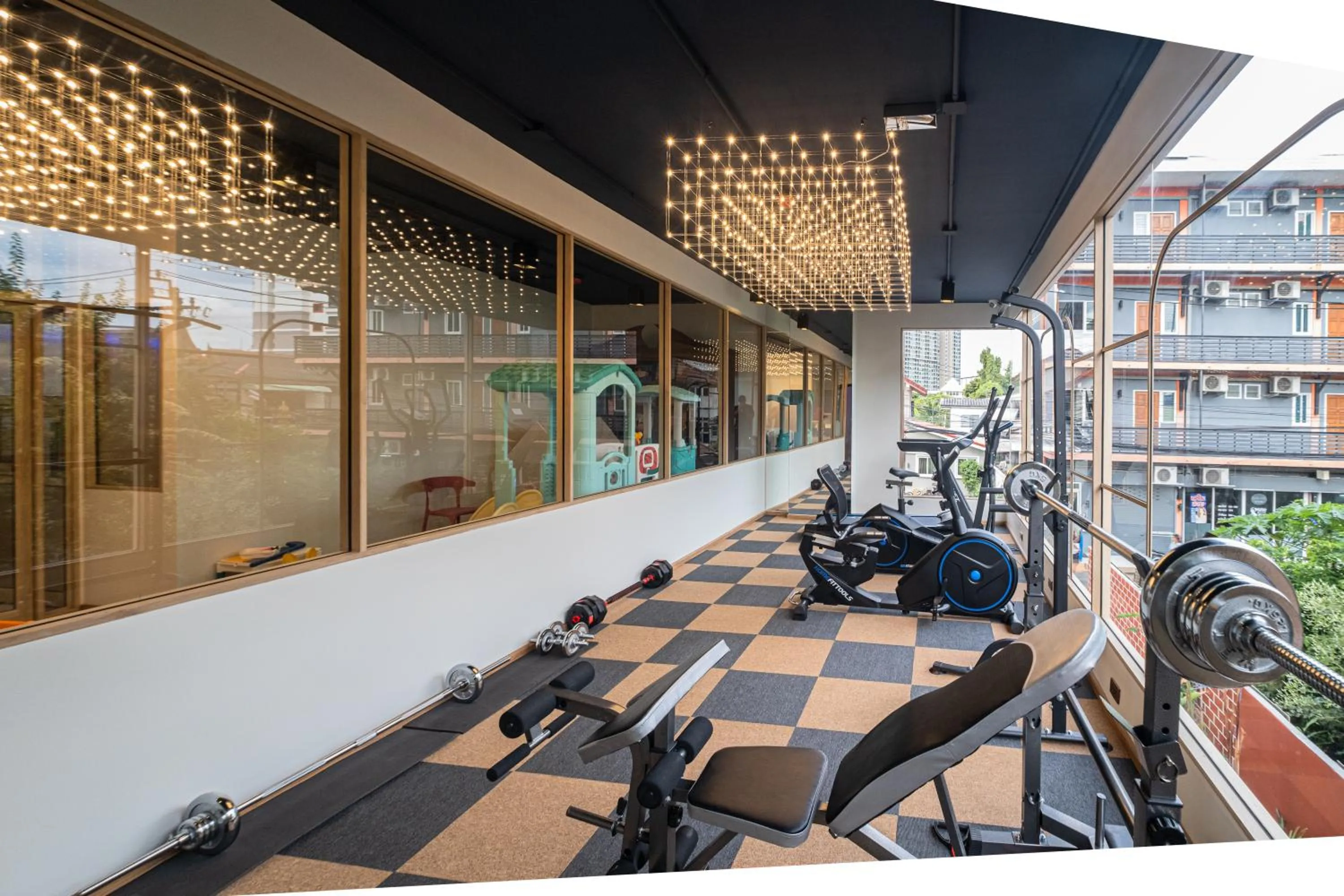 Fitness centre/facilities in Metro Hotel Phahonyothin 35