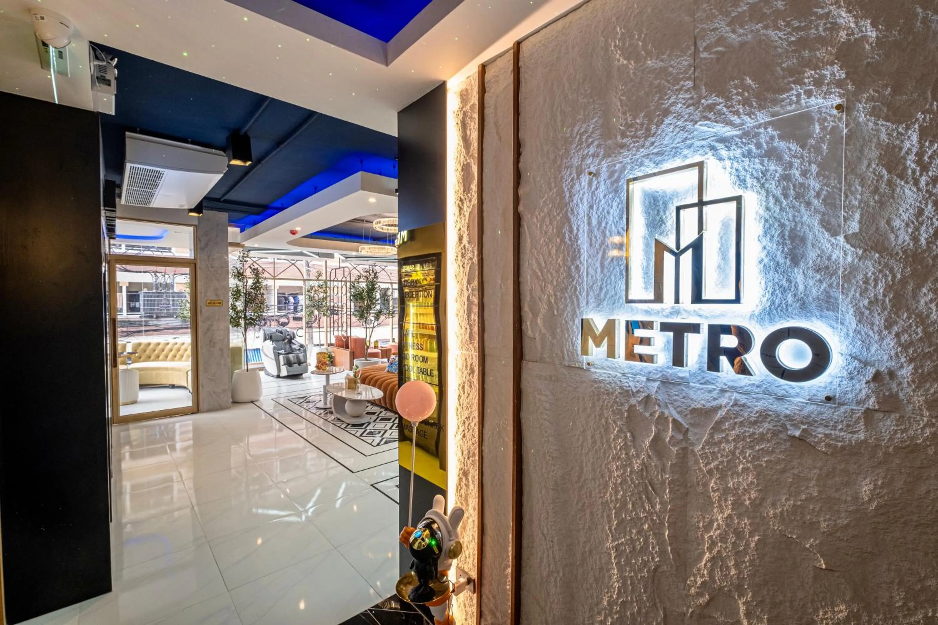 Seating area in Metro Hotel Phahonyothin 35