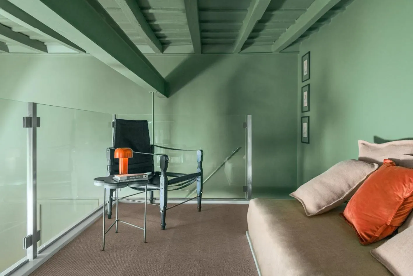 Decorative detail, Bed in Crossing Condotti