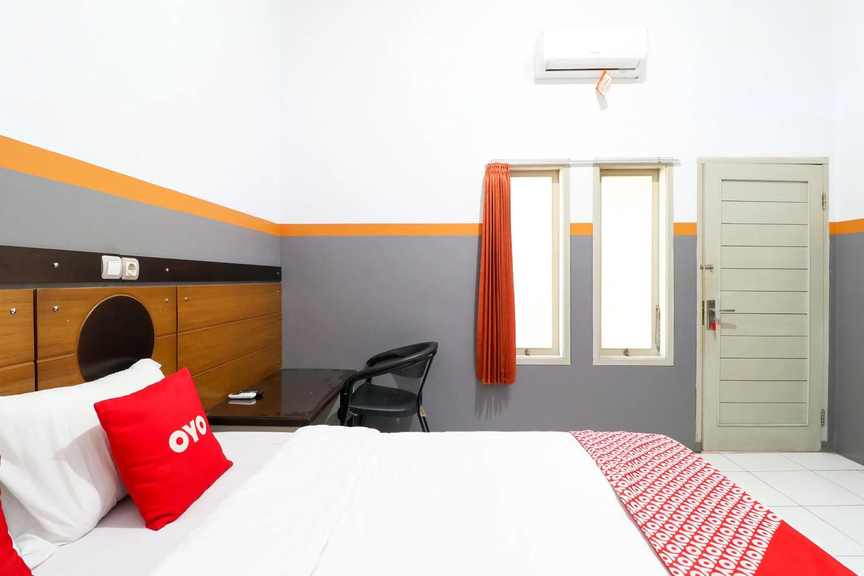 Photo of the whole room, Bed in Hotel O Garut near Alun-Alun Tarogong formerly Wisma Etiga