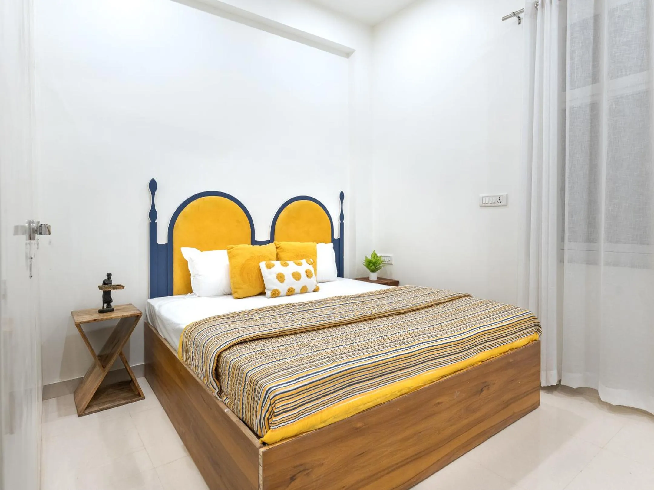 Bedroom, Bed in Thamosa Stays