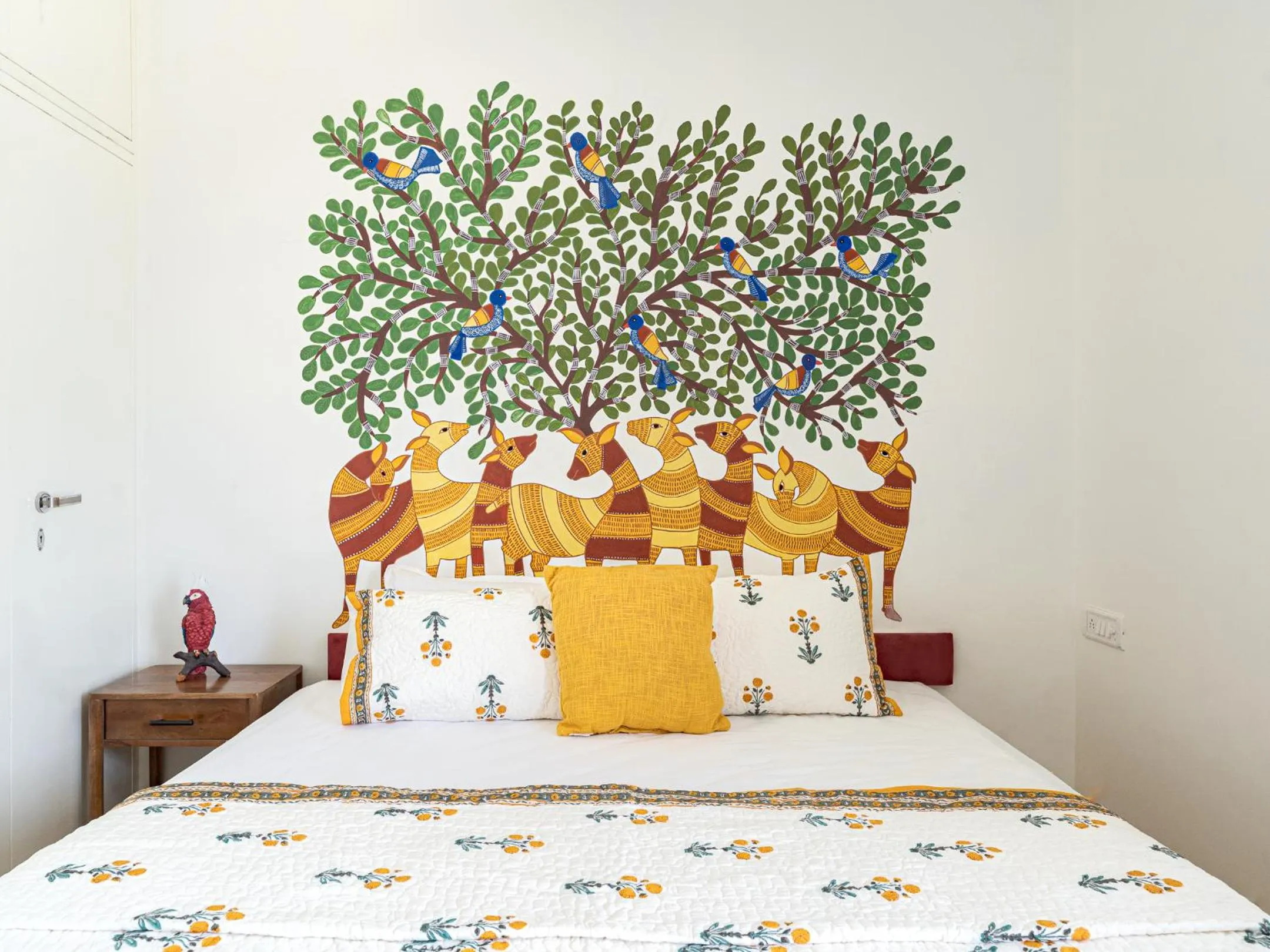 Bed in Thamosa Stays