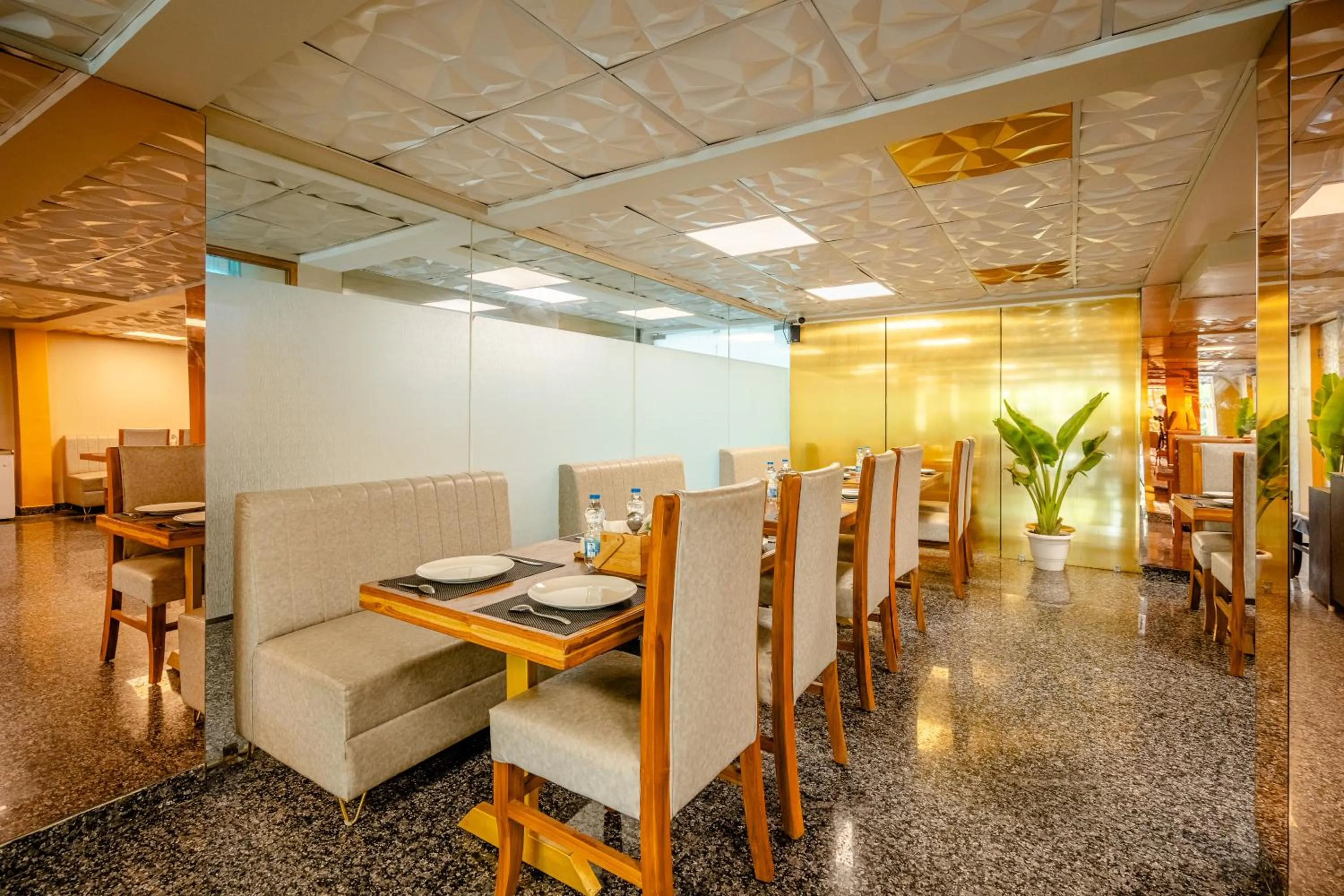 Restaurant/places to eat in Lime Tree Hotel - Near Medanta Hospital