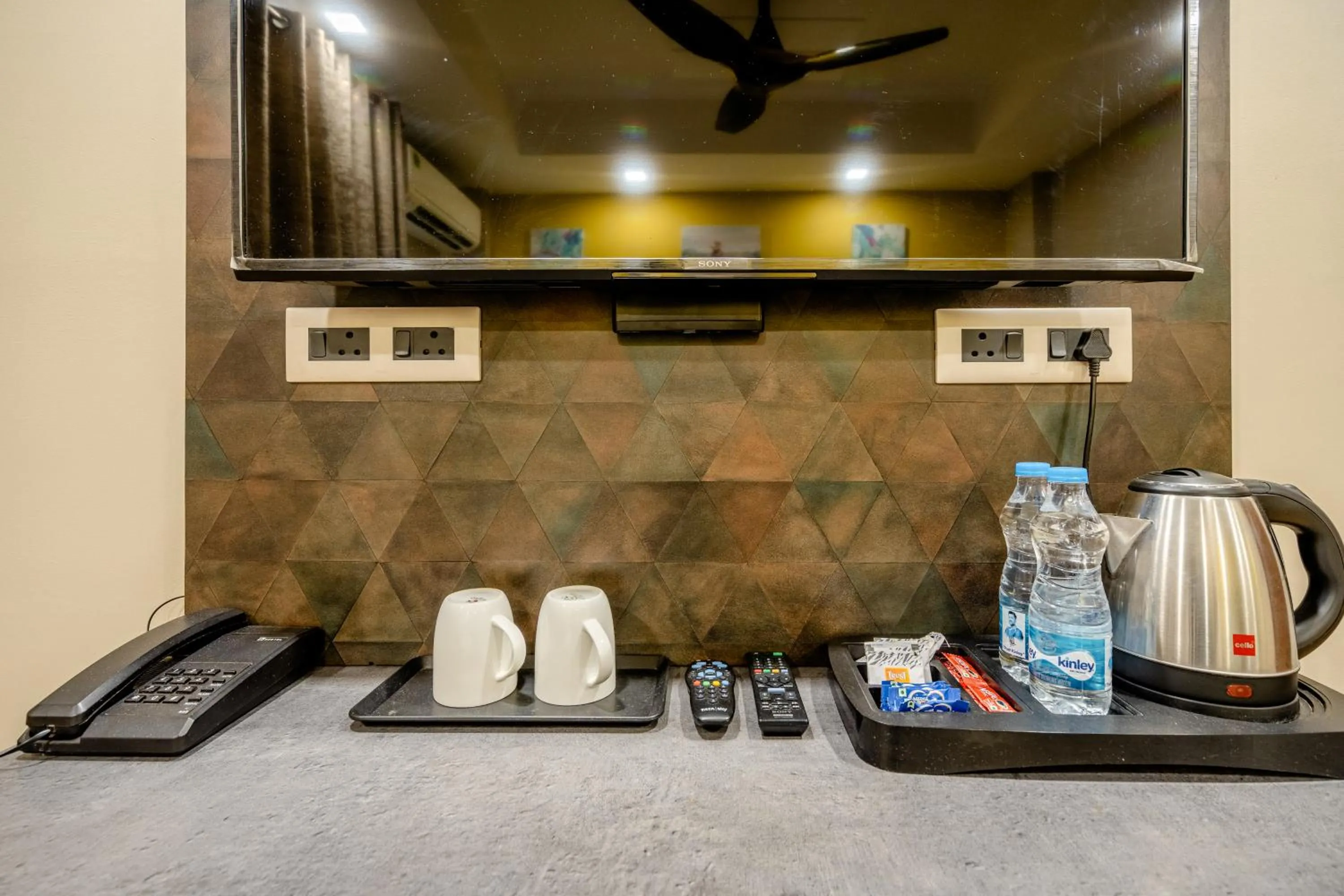 Coffee/tea facilities in Lime Tree Hotel - Near Medanta Hospital