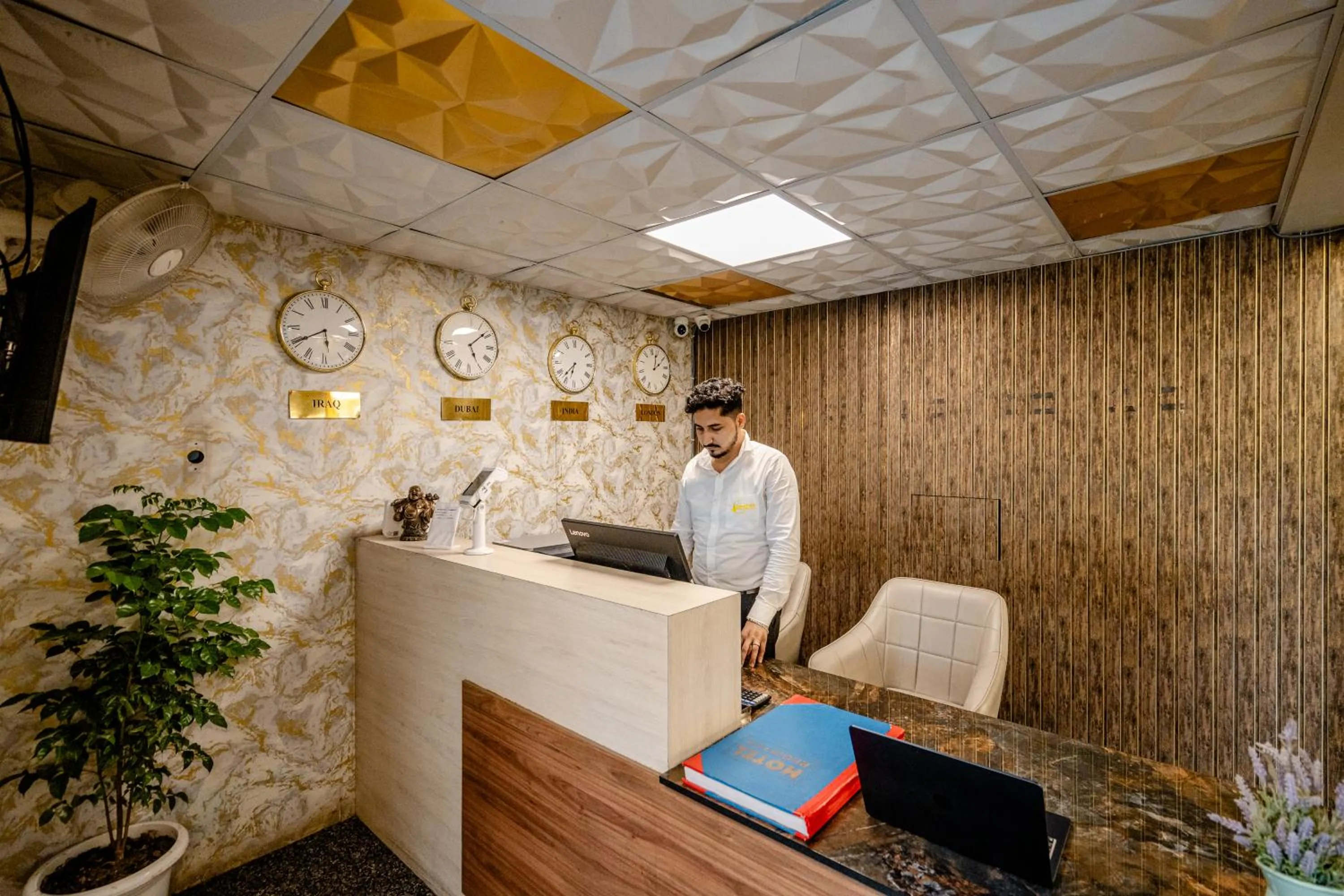 Lobby or reception in Lime Tree Hotel - Near Medanta Hospital