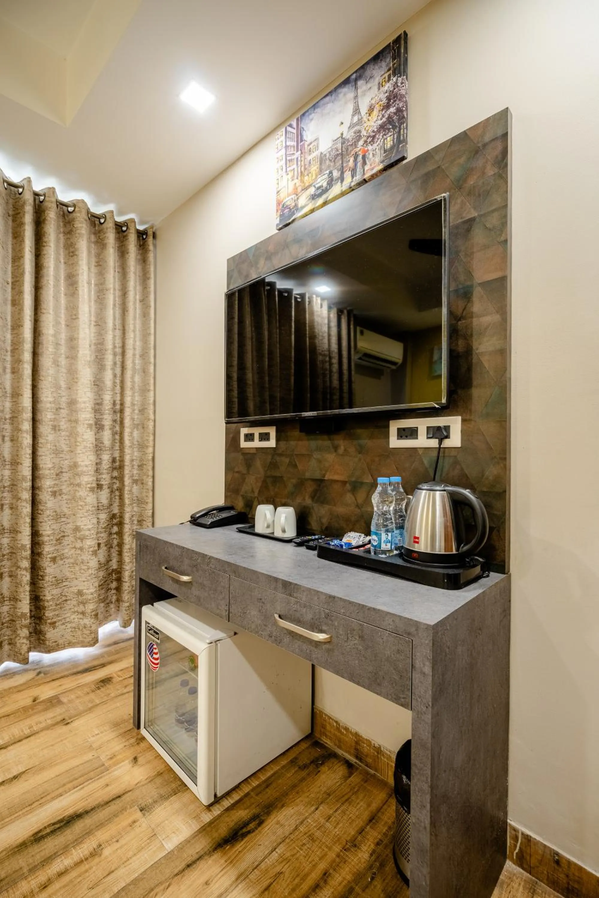 Coffee/tea facilities in Lime Tree Hotel - Near Medanta Hospital