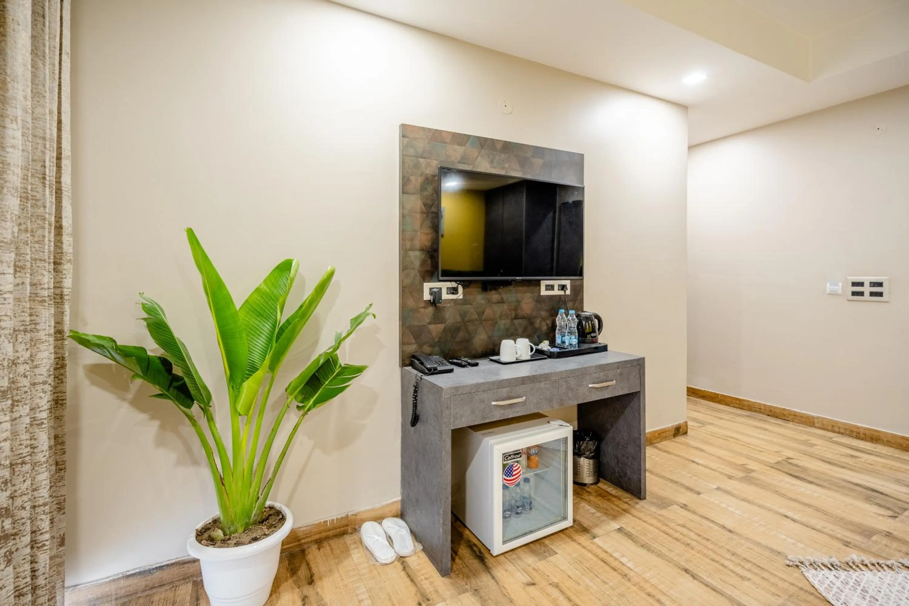 Coffee/tea facilities in Lime Tree Hotel - Near Medanta Hospital