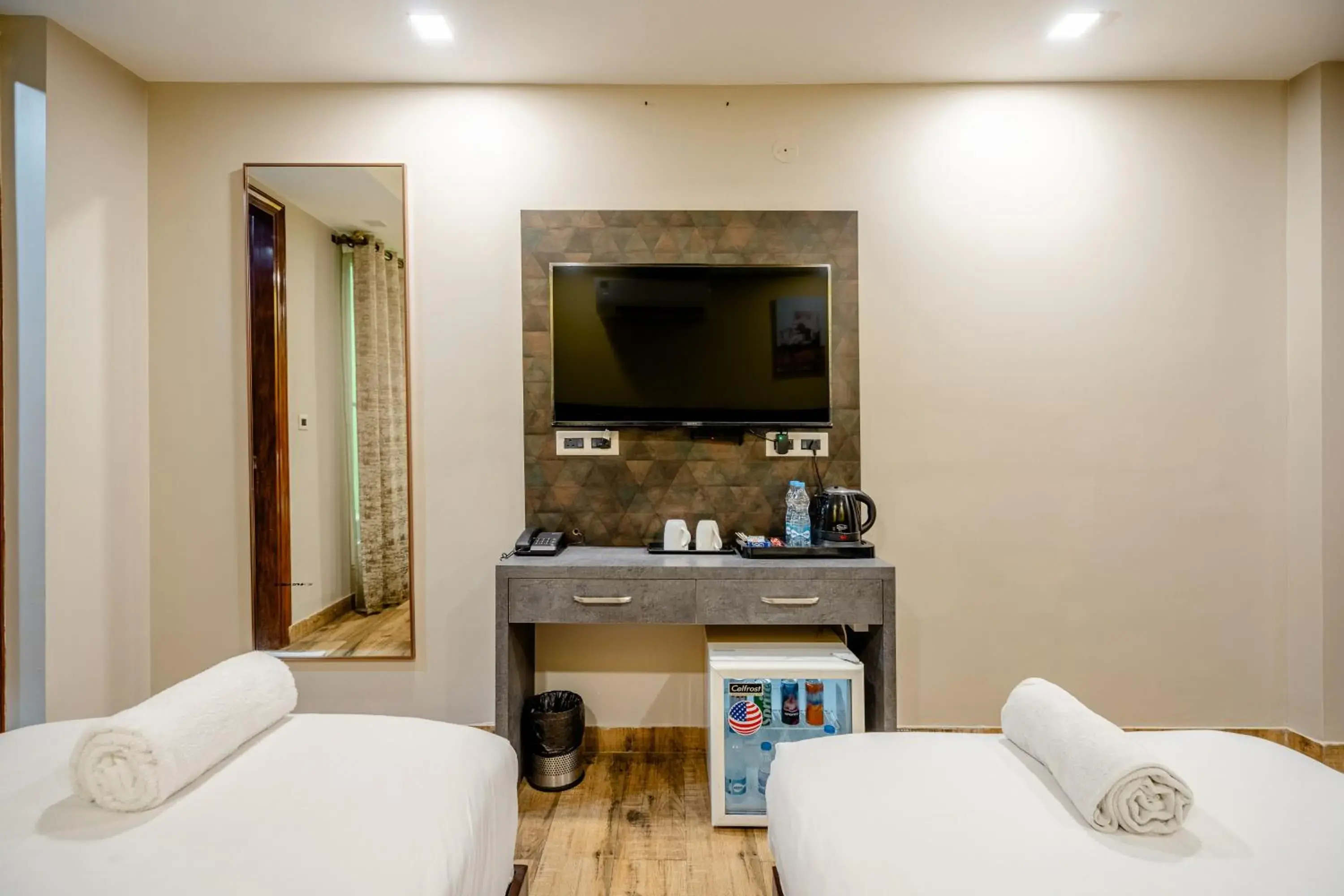 Deluxe Double or Twin Room - single occupancy in Lime Tree Hotel - Near Medanta Hospital Deluxe Double or Twin Room - single occupancy in Lime Tree Hotel - Near Medanta Hospital