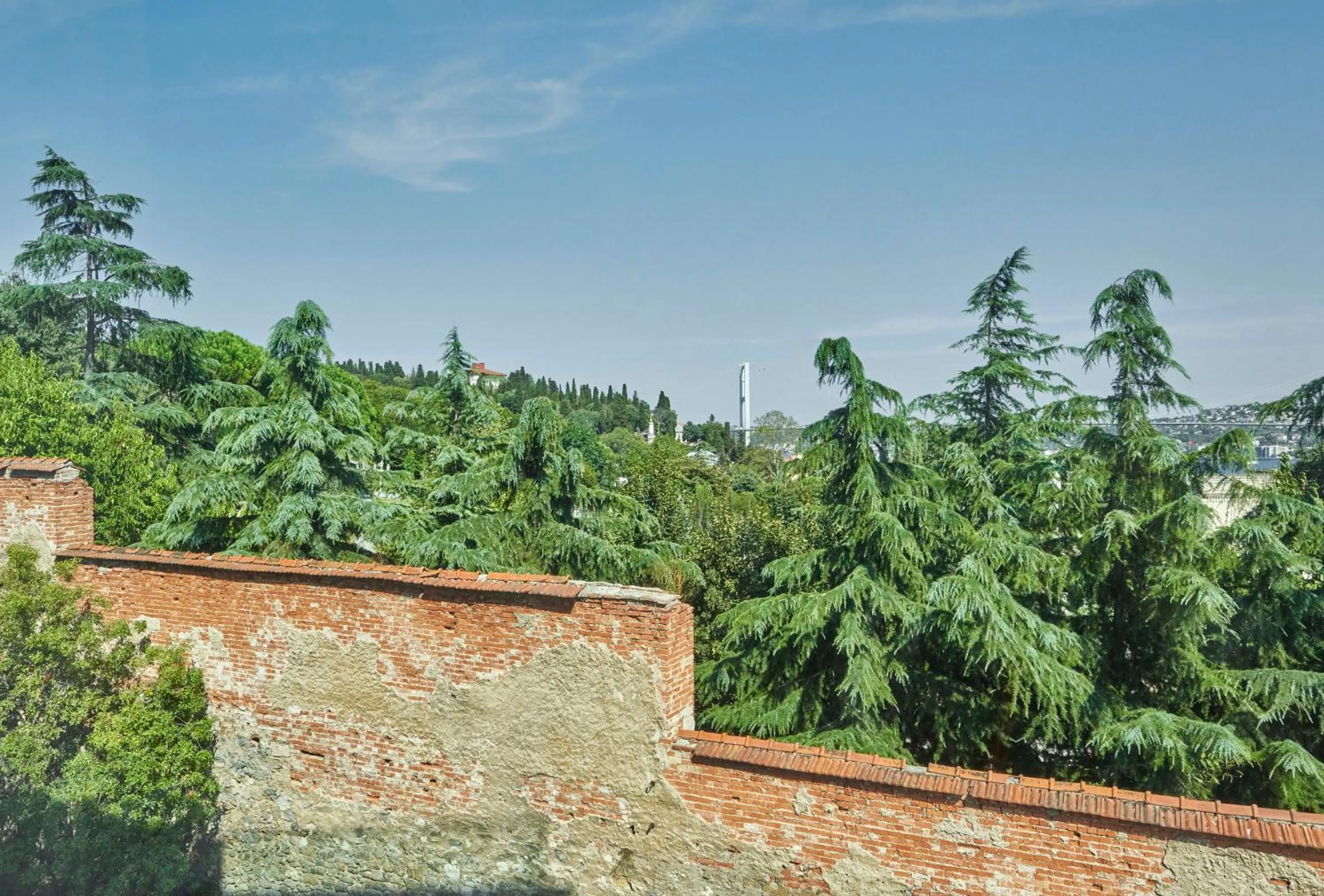 Quiet street view in Çırağan Hotel Bosphorus