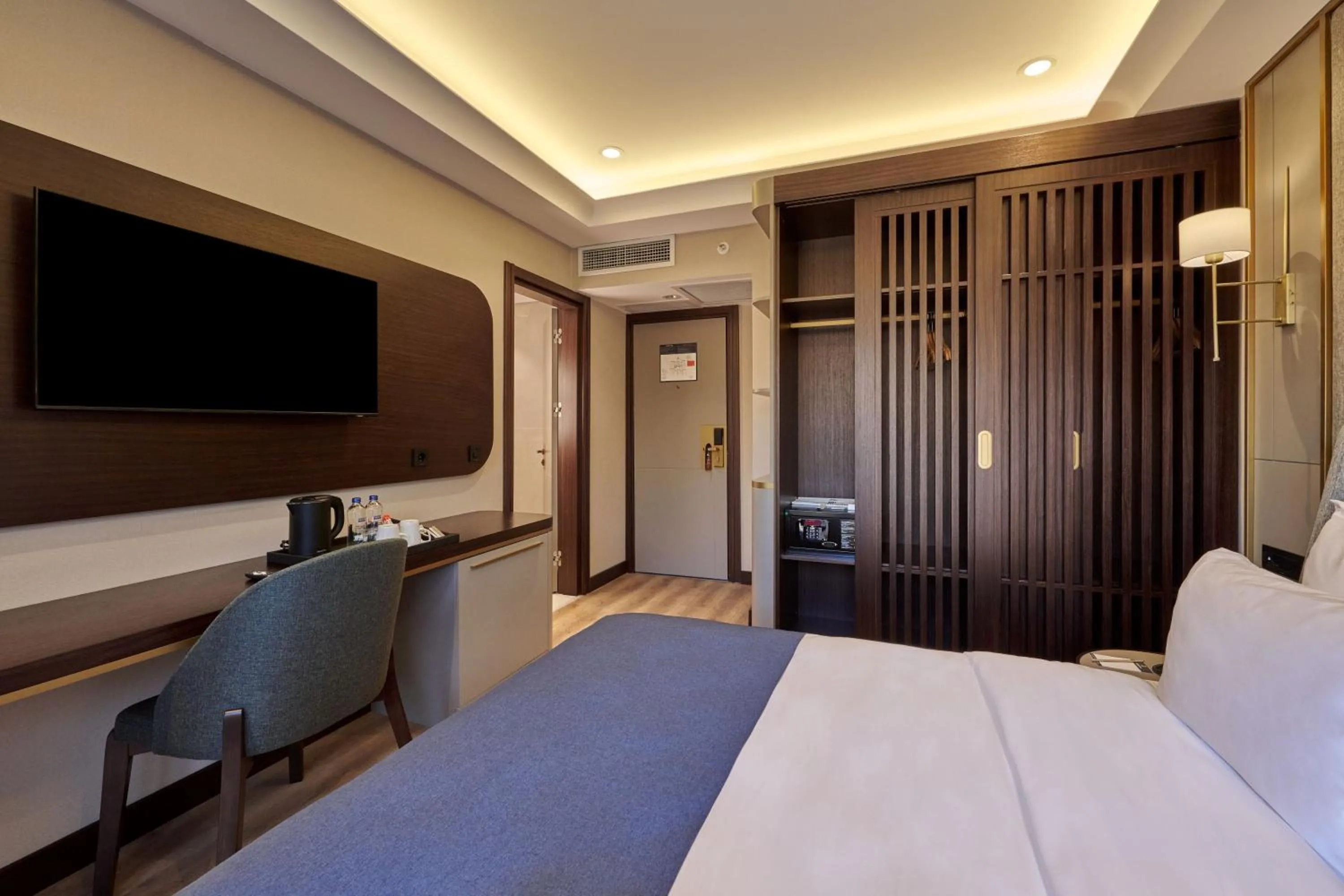 Bedroom, Bed in Çırağan Hotel Bosphorus