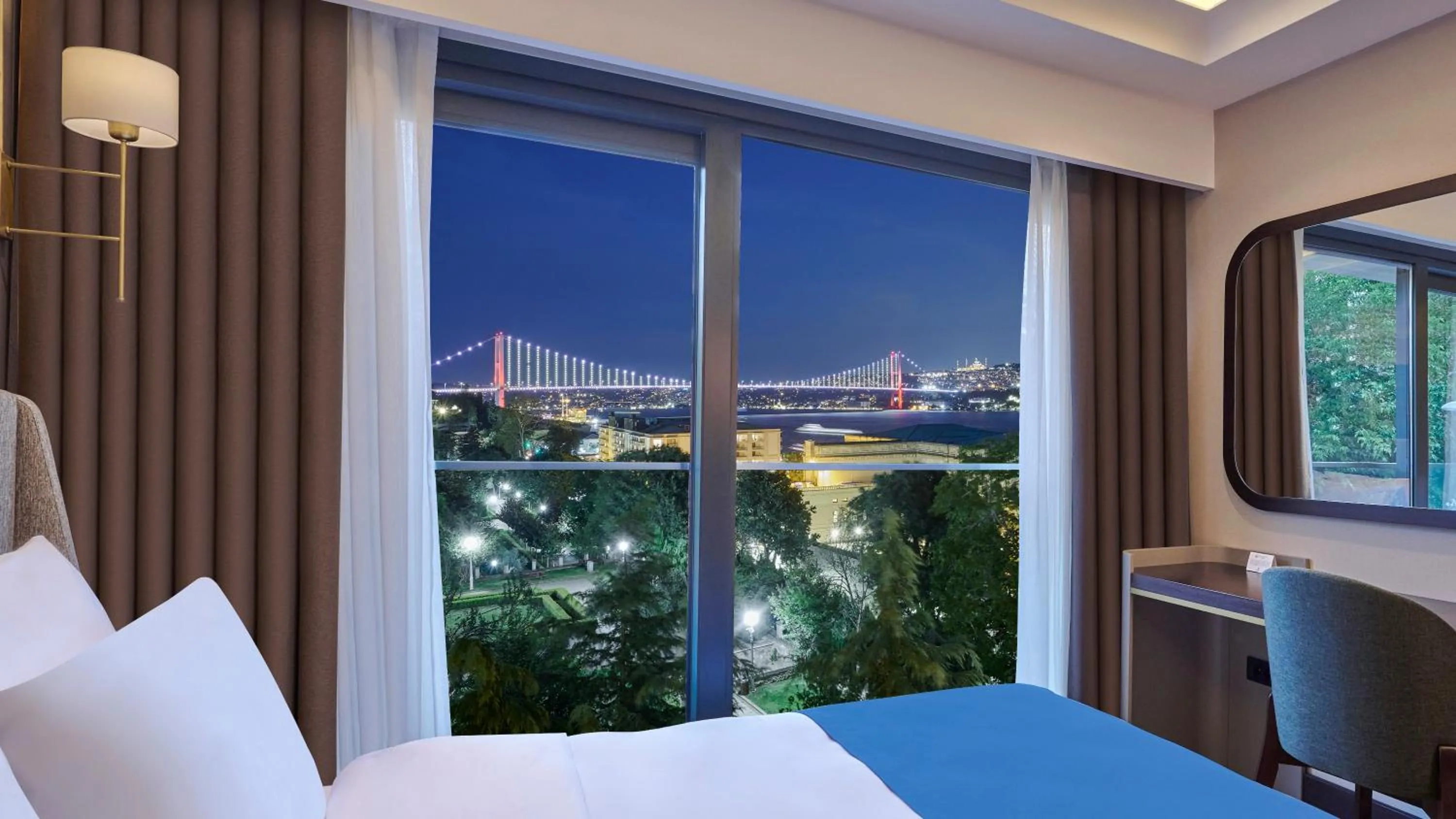 Bed in Çırağan Hotel Bosphorus