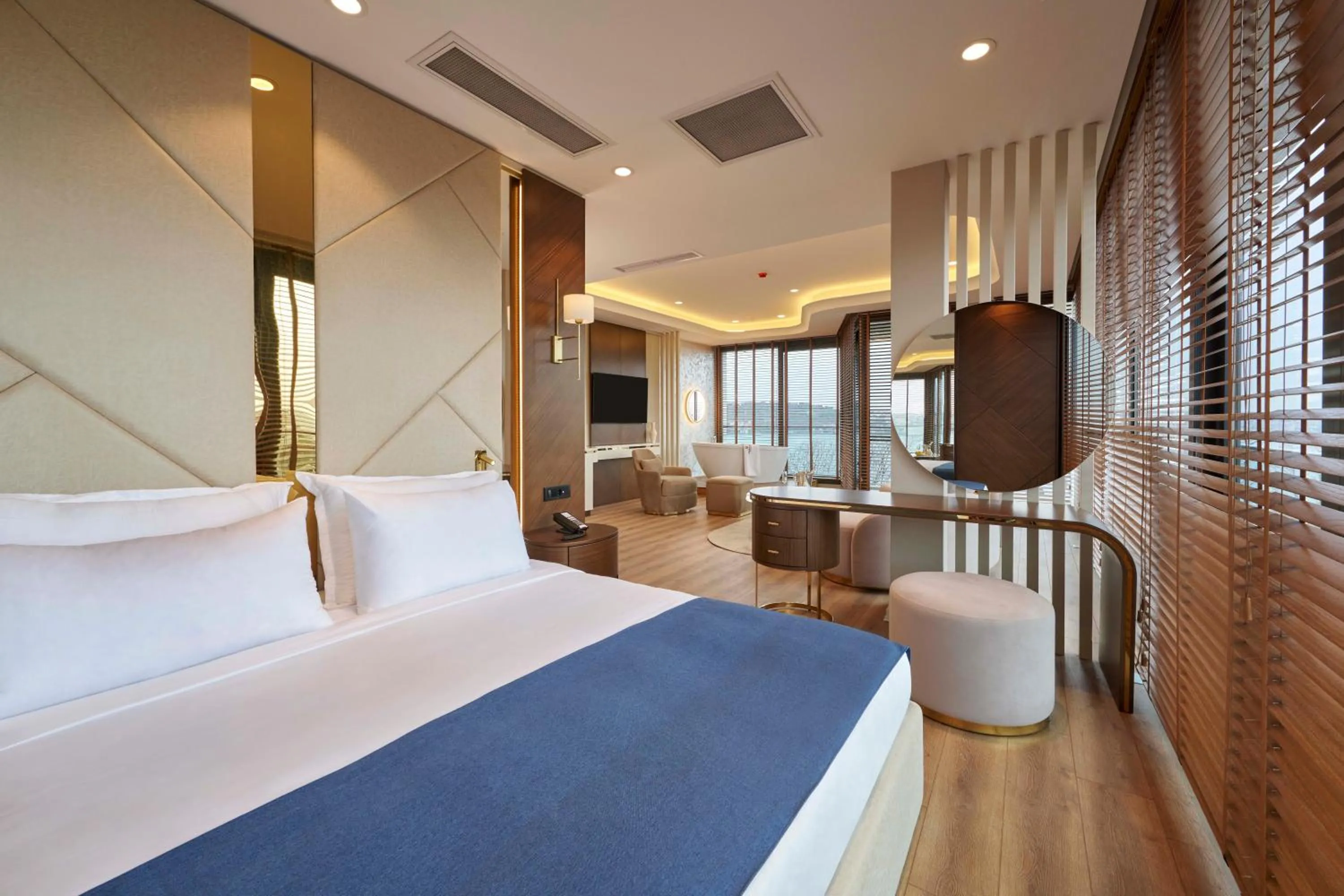 Bed in Çırağan Hotel Bosphorus