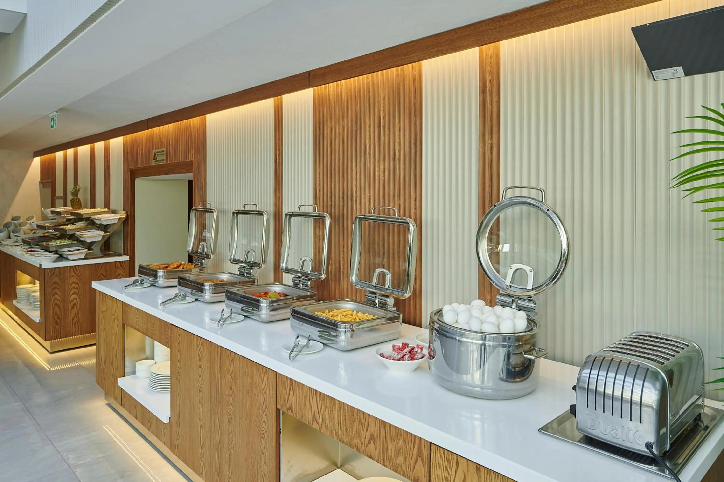 Kitchen or kitchenette in Çırağan Hotel Bosphorus