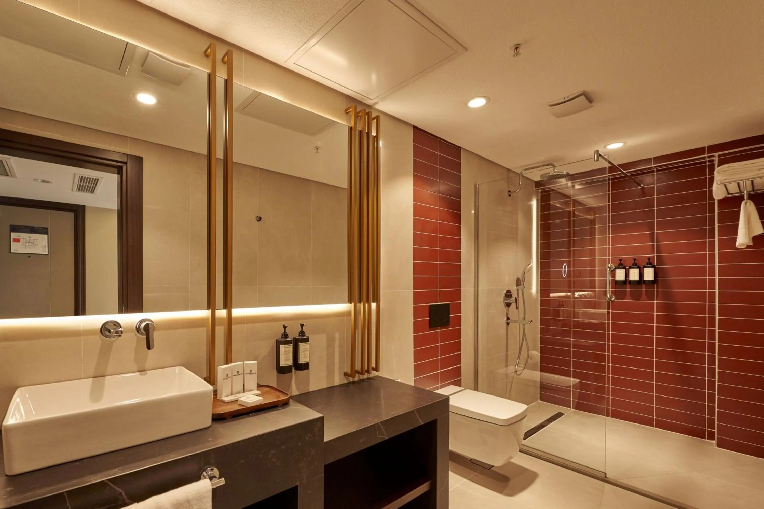 Bathroom in Çırağan Hotel Bosphorus