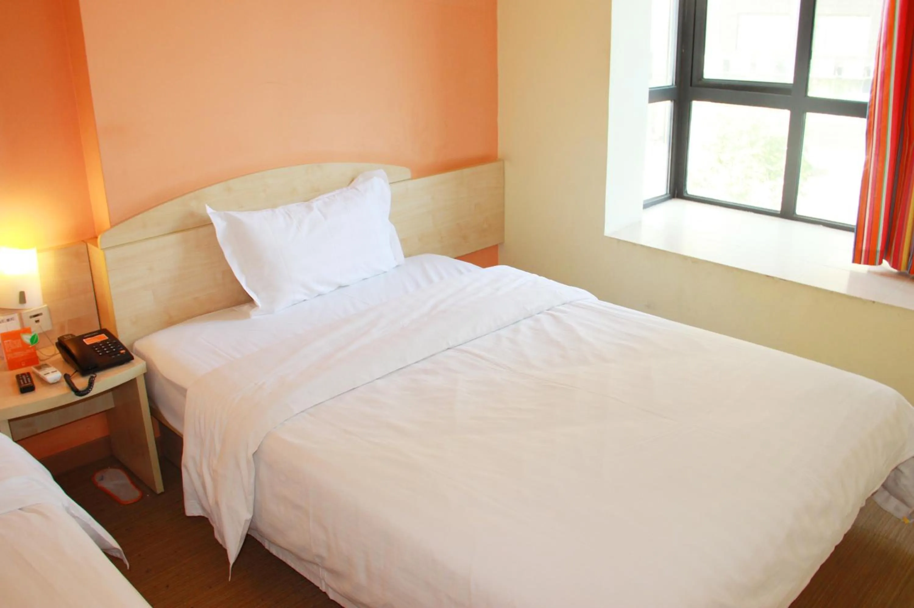 Photo of the whole room in 7Days Inn Huquan Street Yangjiawan Subway Station