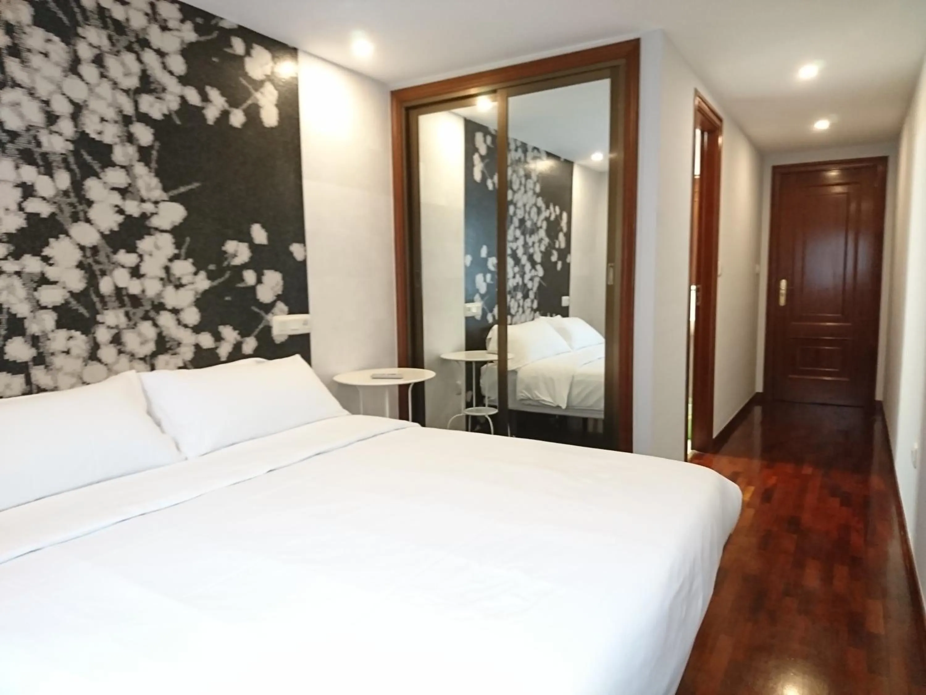 Photo of the whole room, Bed in Saudade Hostal Cafetería