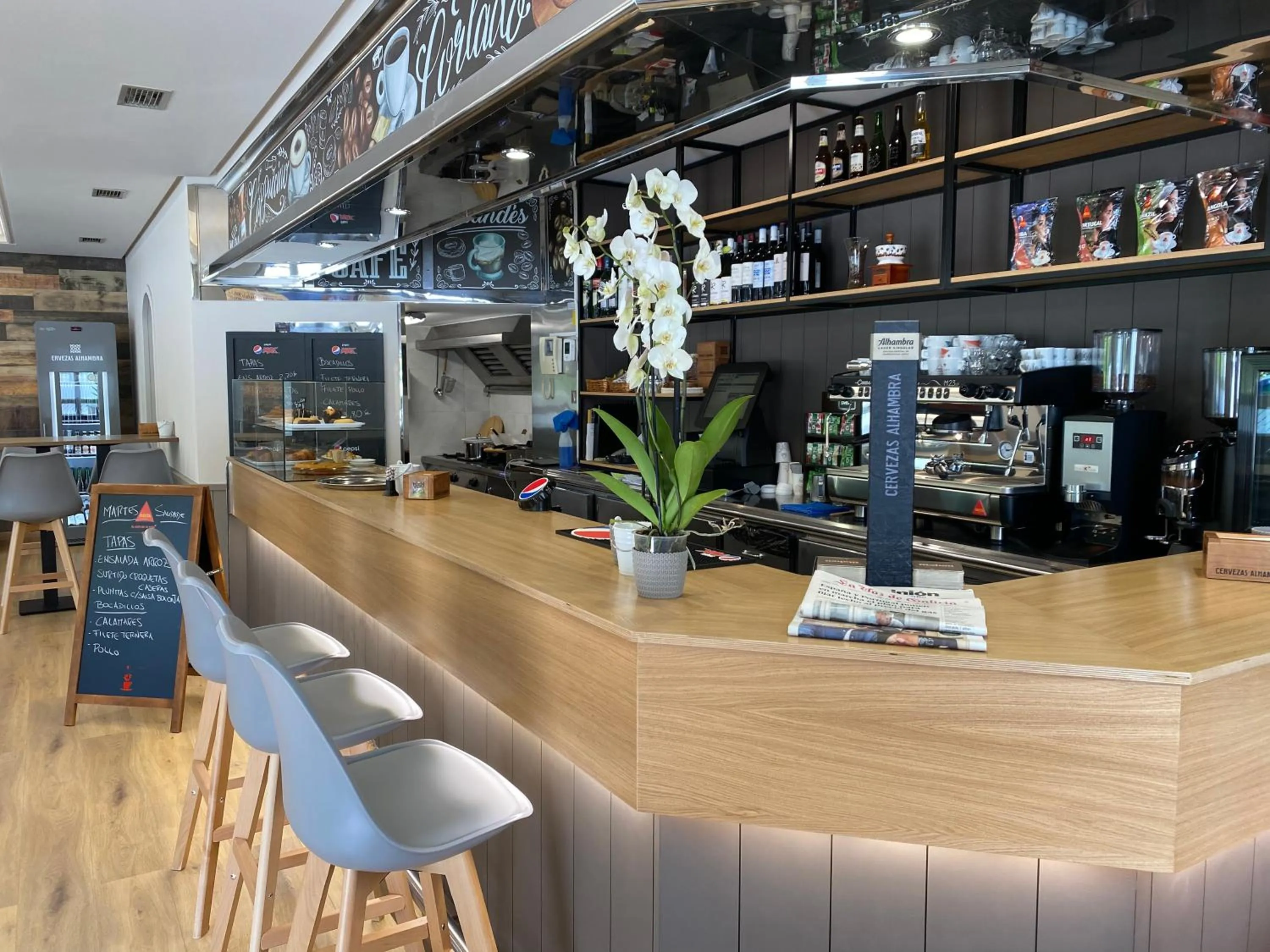 Lounge or bar in Saudade Hostal Cafetería