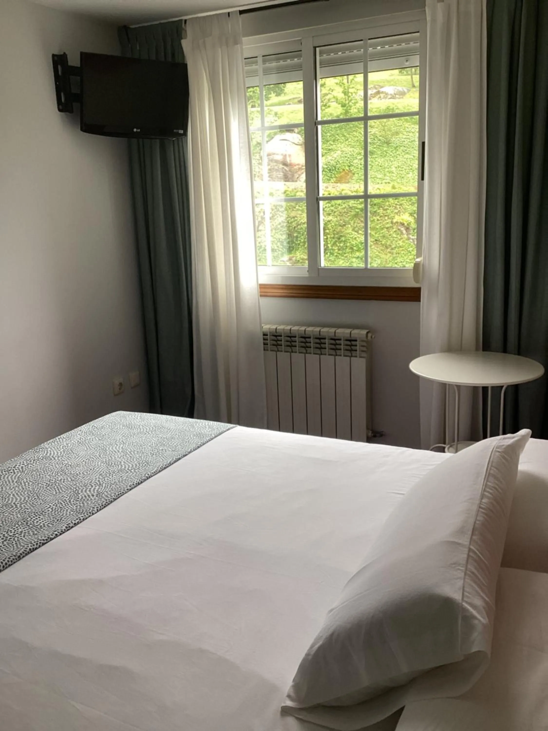 Bed in Saudade Hostal Cafetería