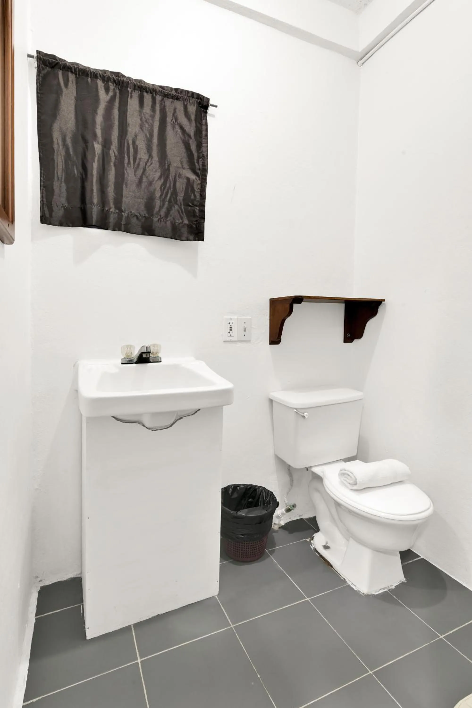 Bathroom in Drift Inn Cayo