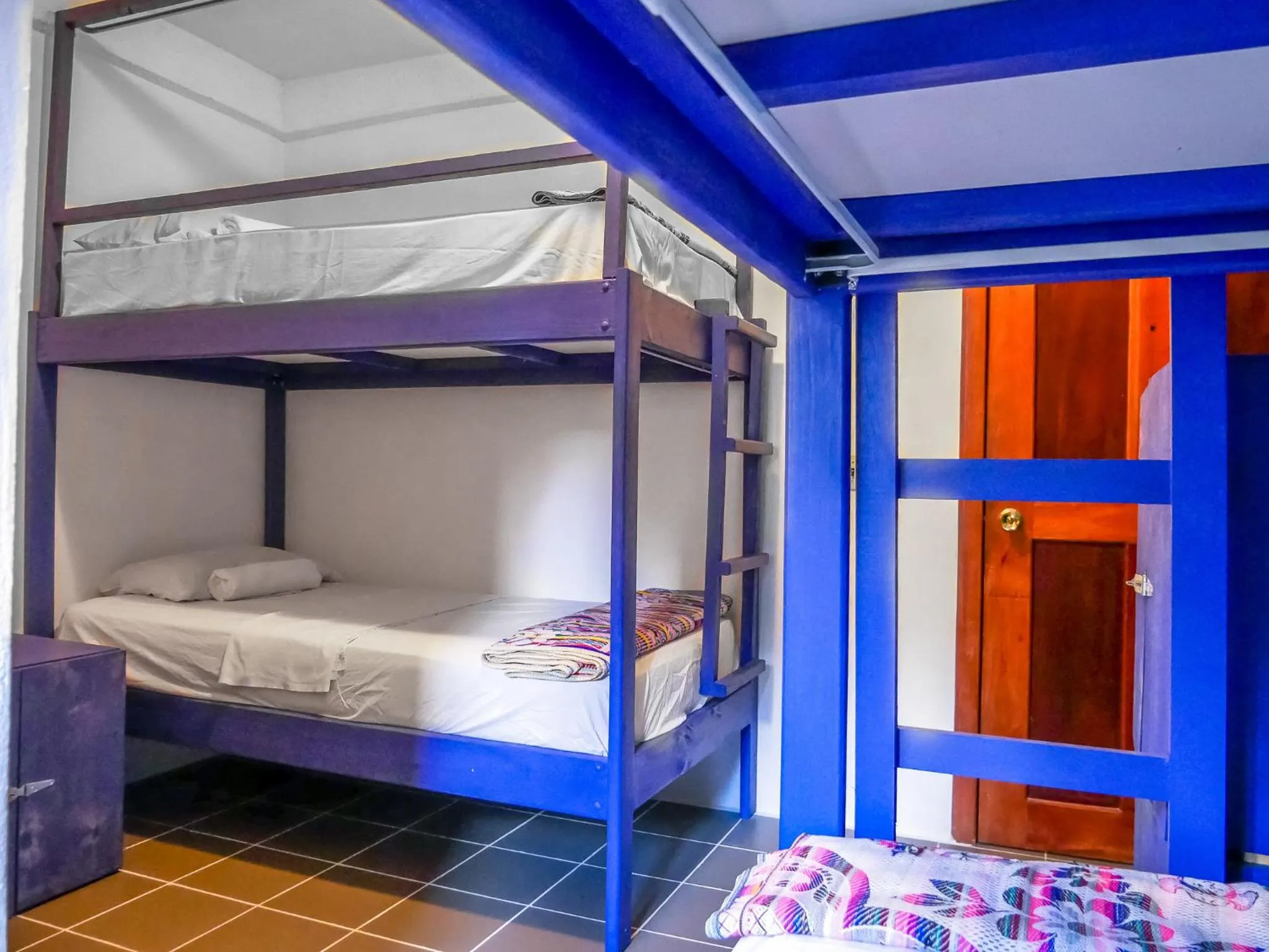 bunk bed, Bed in Drift Inn Cayo