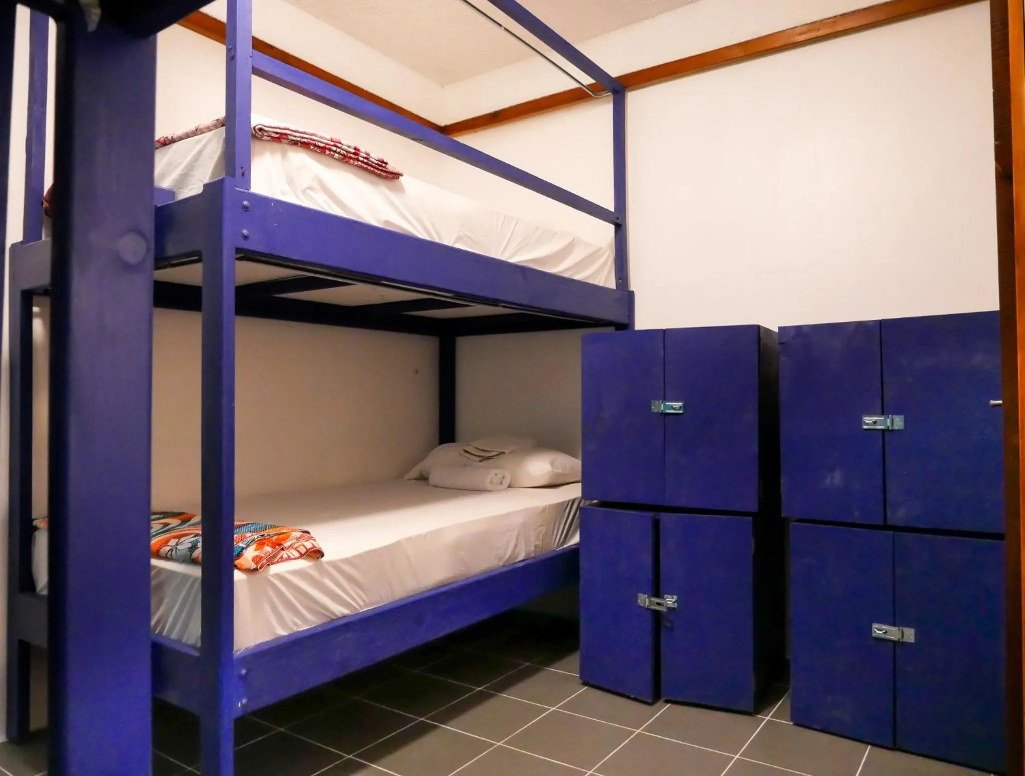 bunk bed, Bed in Drift Inn Cayo