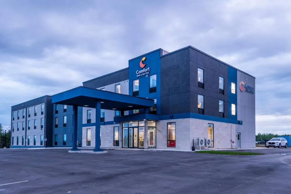 Property building in Comfort Inn & Suites