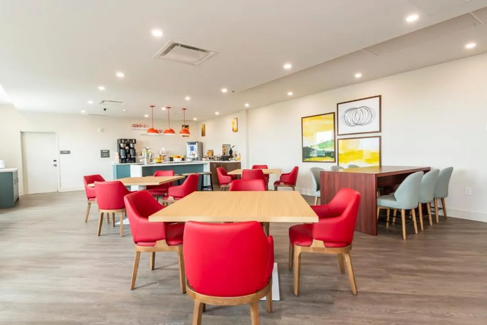 Comfort Inn & Suites