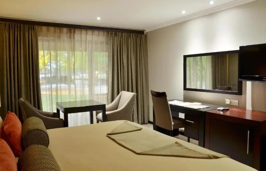 Standard Twin Room - single occupancy in Cresta Riley's Hotel Standard Twin Room - single occupancy in Cresta Riley's Hotel