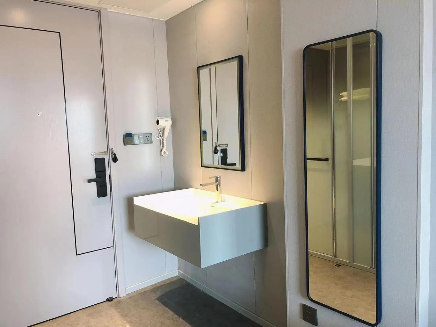 Bathroom in 7Days Inn Shanghai Yichuan Road