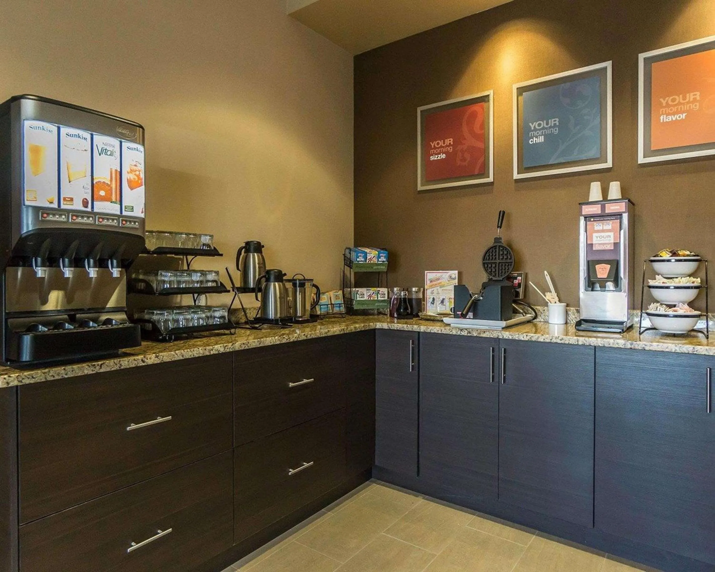 Breakfast in Comfort Inn & Suites Edmonton International Airport